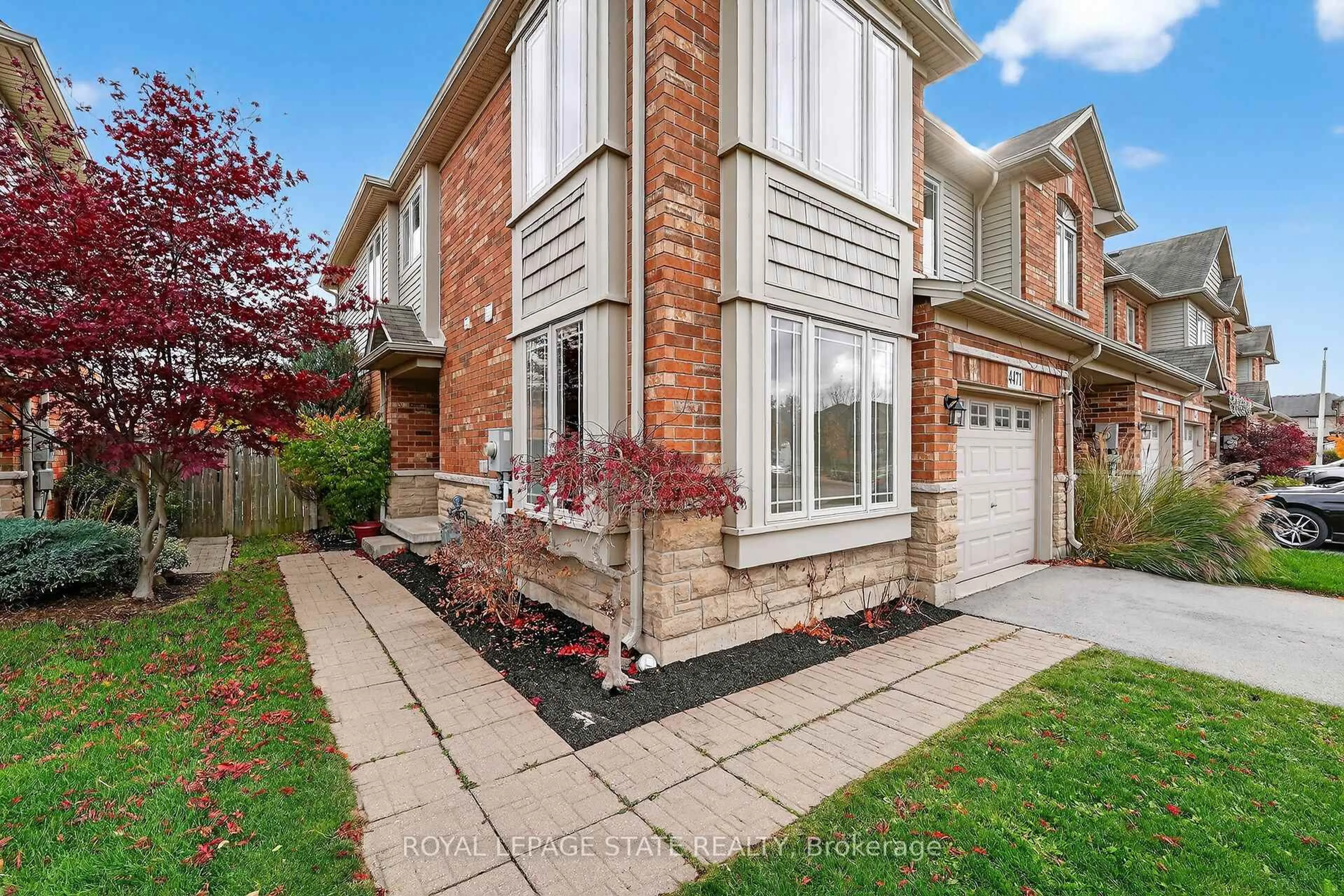 Home with brick exterior material, street for 4471 Comfort Cres, Lincoln Ontario L3J 1M2