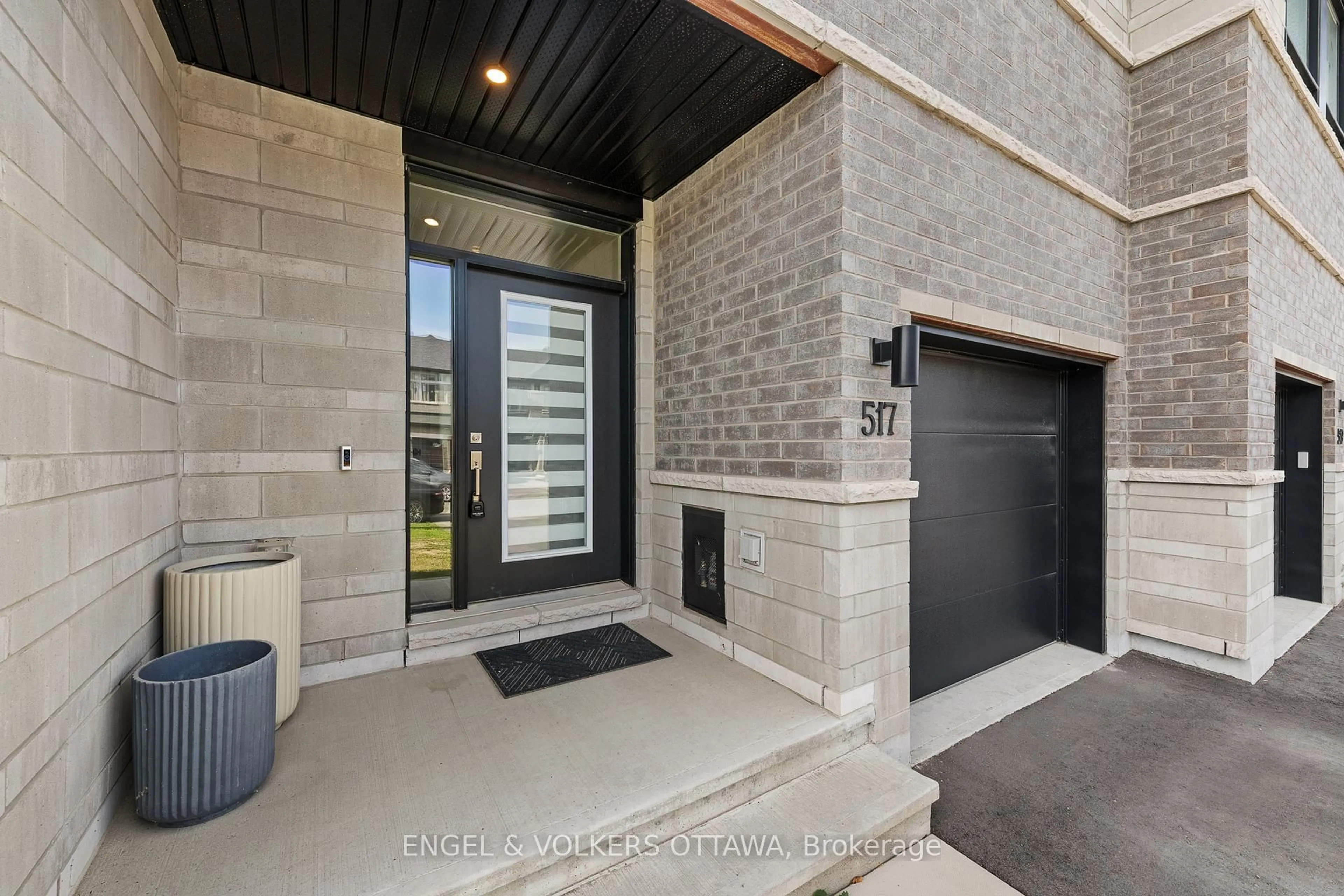 Unknown for 517 Cobra Cres, Kanata Ontario K2V 0T6