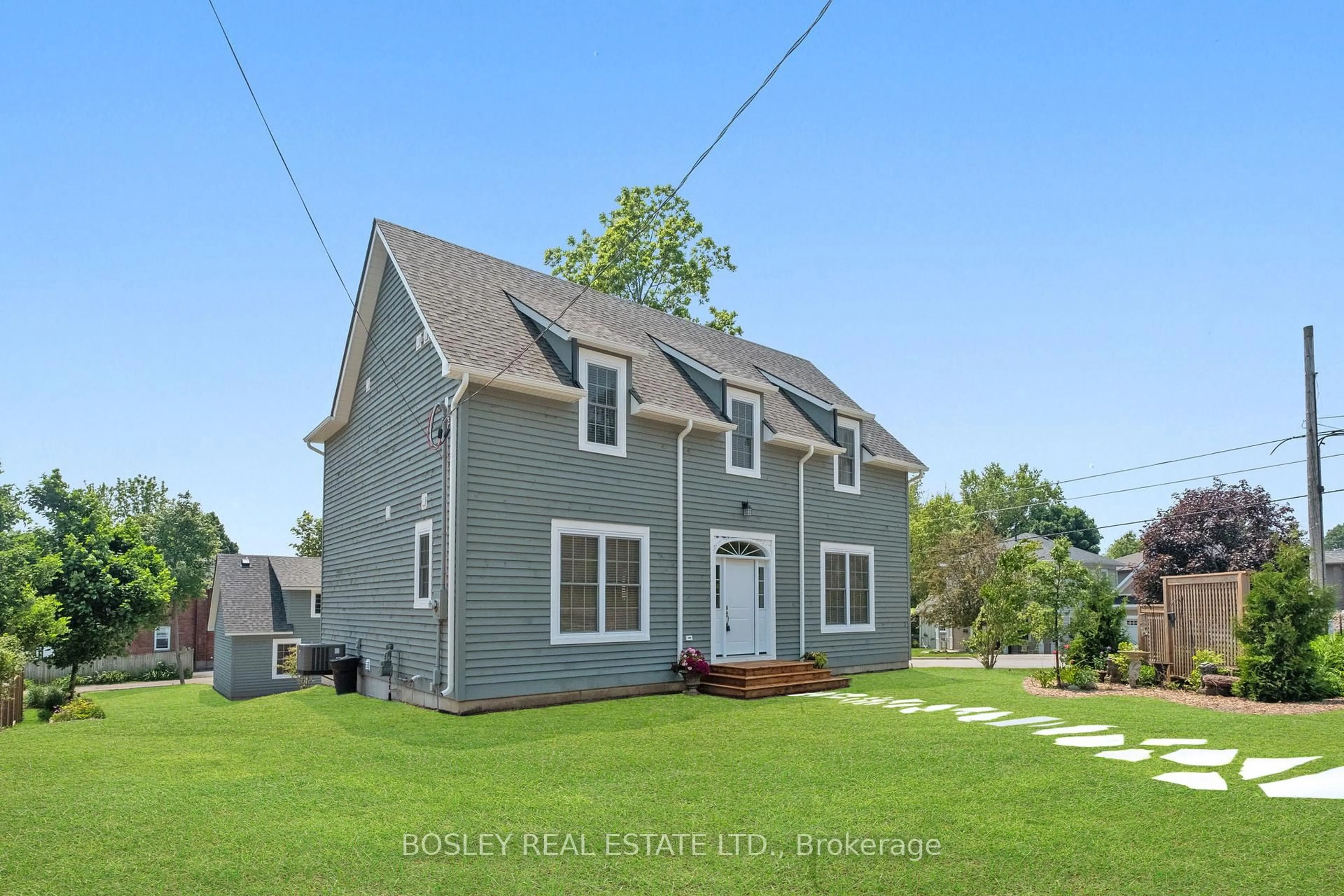 Home with vinyl exterior material, street for 161 Bruton St, Port Hope Ontario L1A 1V6