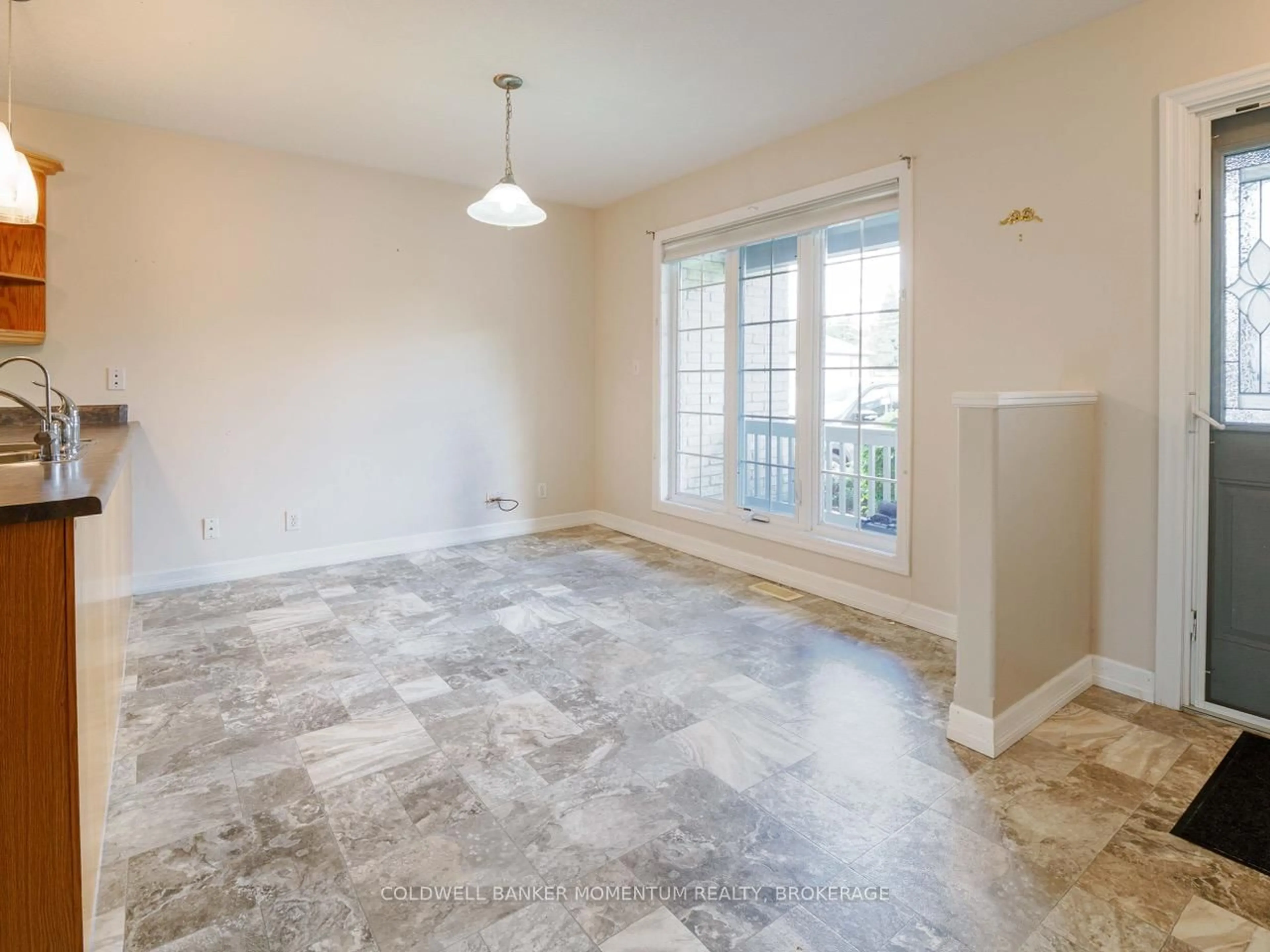 A pic of a room for 409 Queen St #8, Norfolk Ontario N3Y 0A1