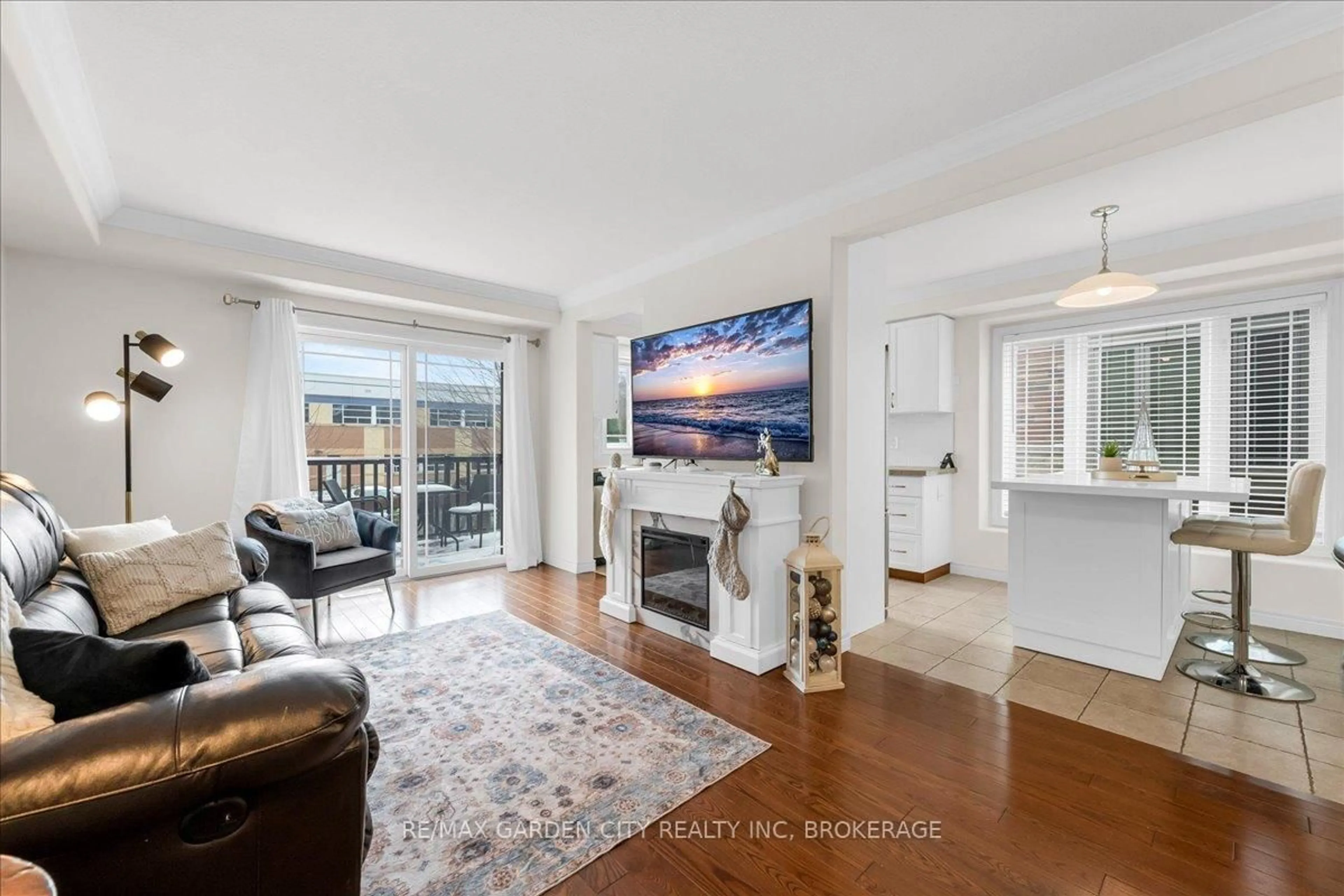 Living room with furniture, unknown for 45 Hemlock Way, Grimsby Ontario L3M 0A8