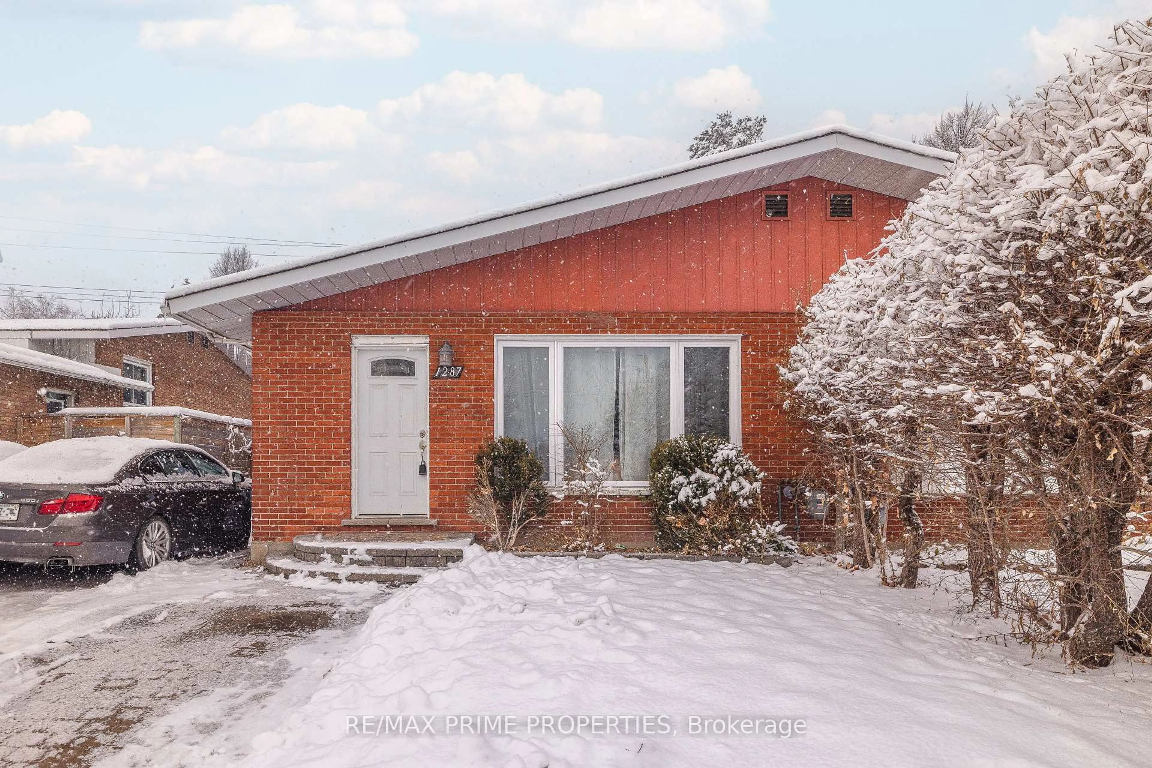 Home with brick exterior material, street for 1287 Maitland Ave, Ottawa Ontario K2C 2C4