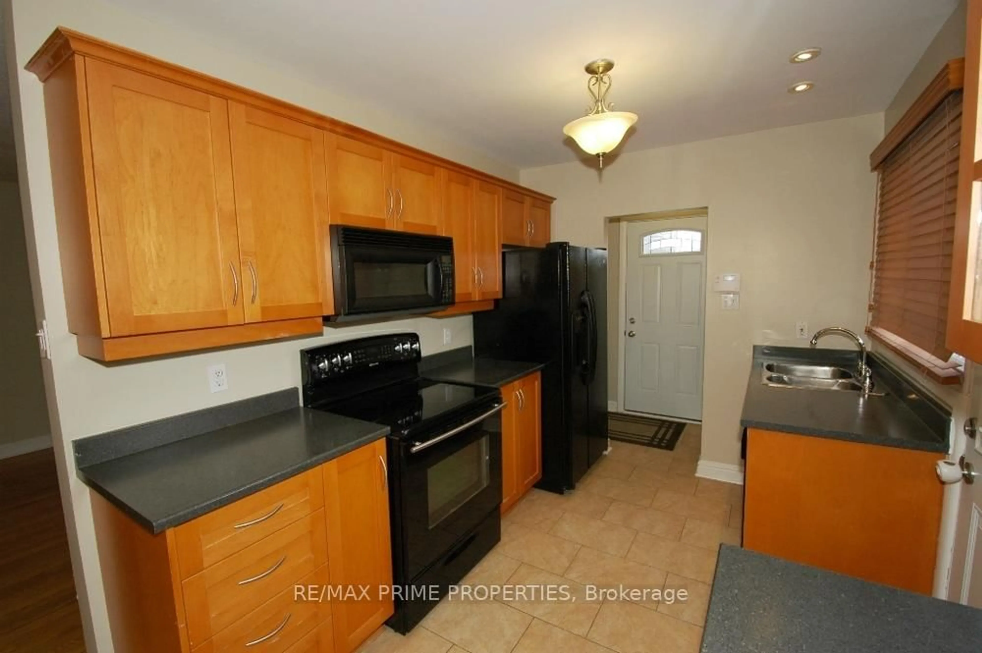 Standard kitchen, ceramic/tile floor for 1287 Maitland Ave, Ottawa Ontario K2C 2C4