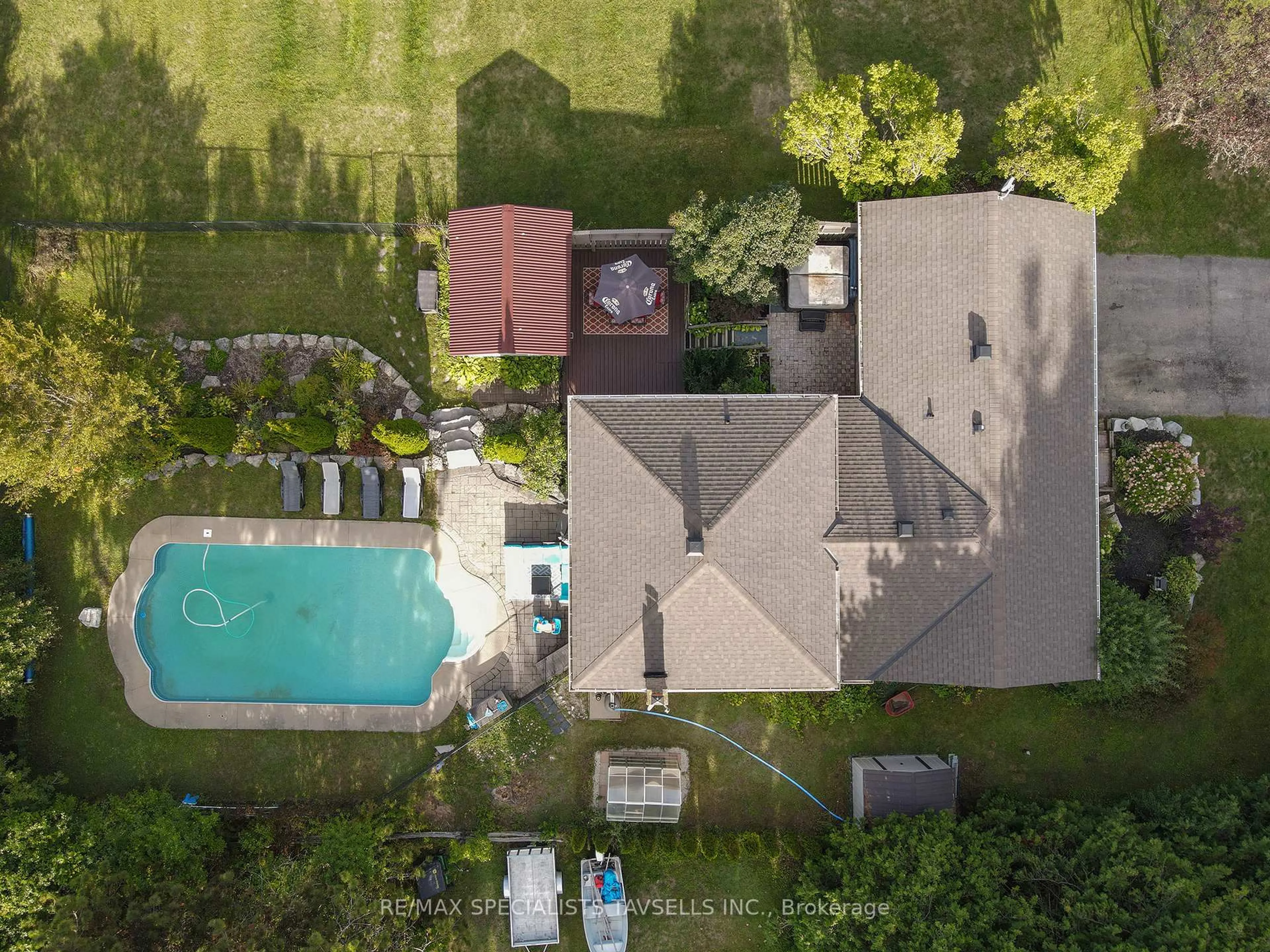 A pic from outside/outdoor area/front of a property/back of a property/a pic from drone, unknown for 23 Mckibbon Ave, Amaranth Ontario L9W 5M2