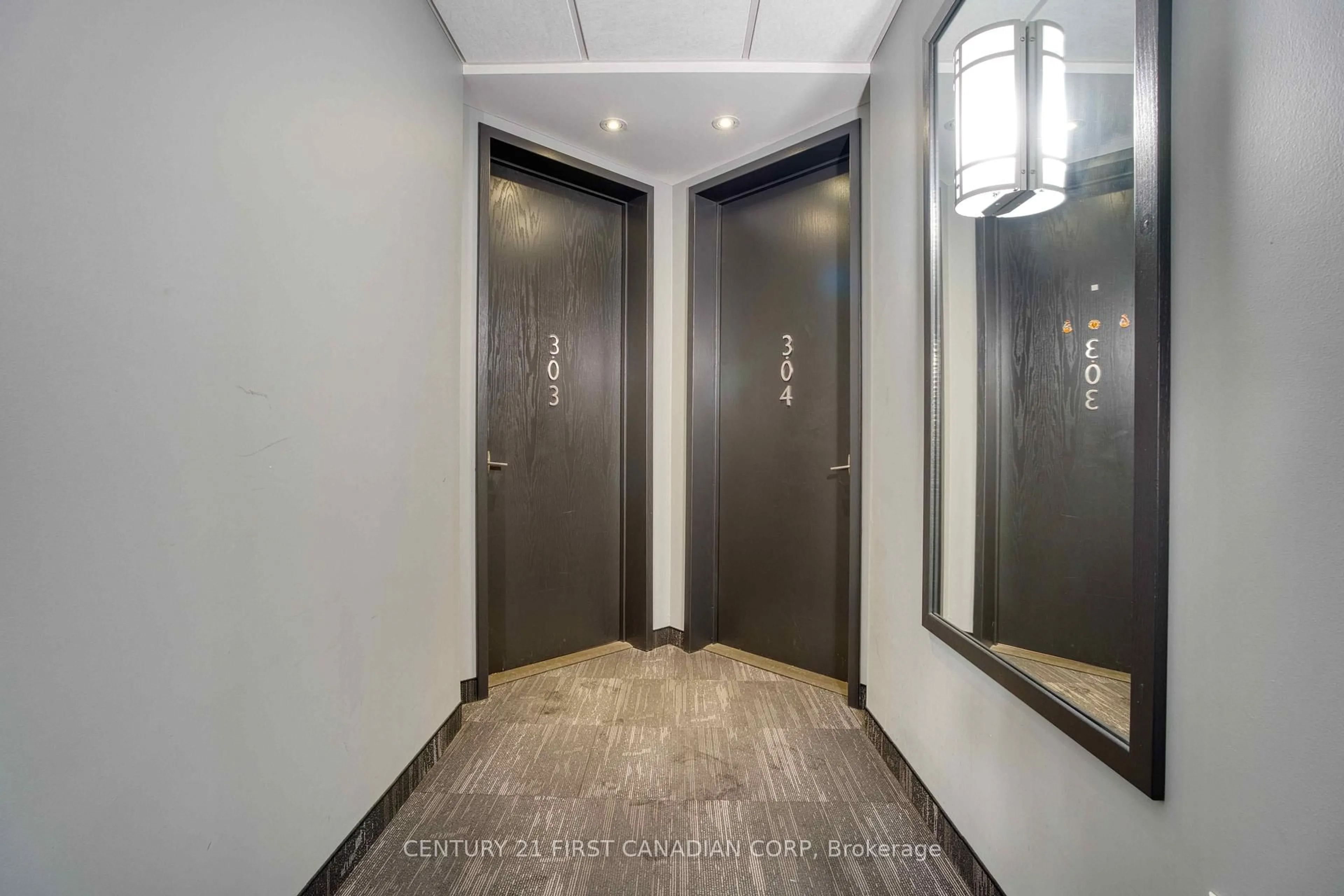 Indoor foyer for 1705 Fiddlehead Pl #303, London North Ontario N5G 5M6