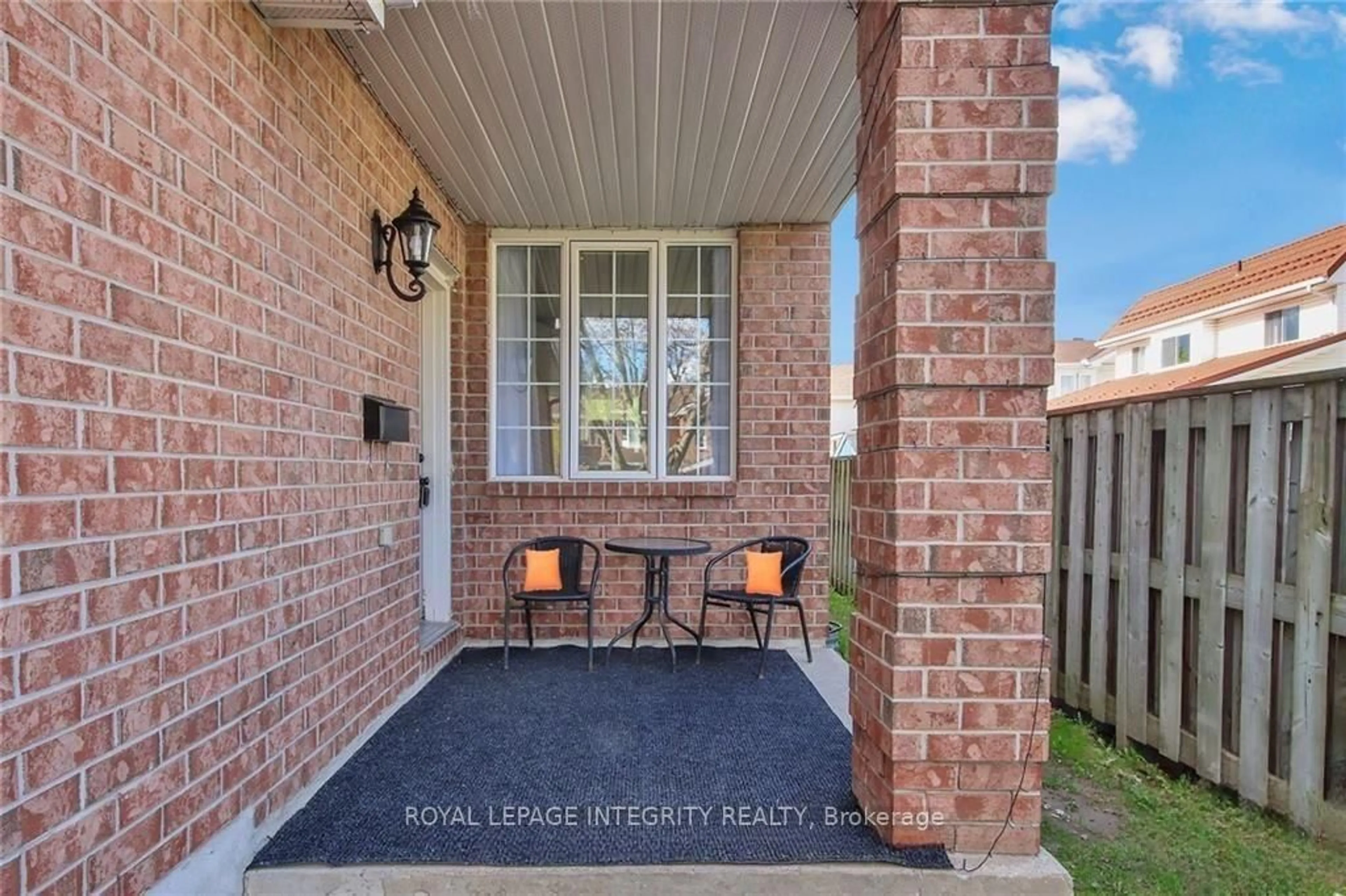 Indoor entryway for 77 Daventry Cres, Ottawa Ontario K2J 4M8