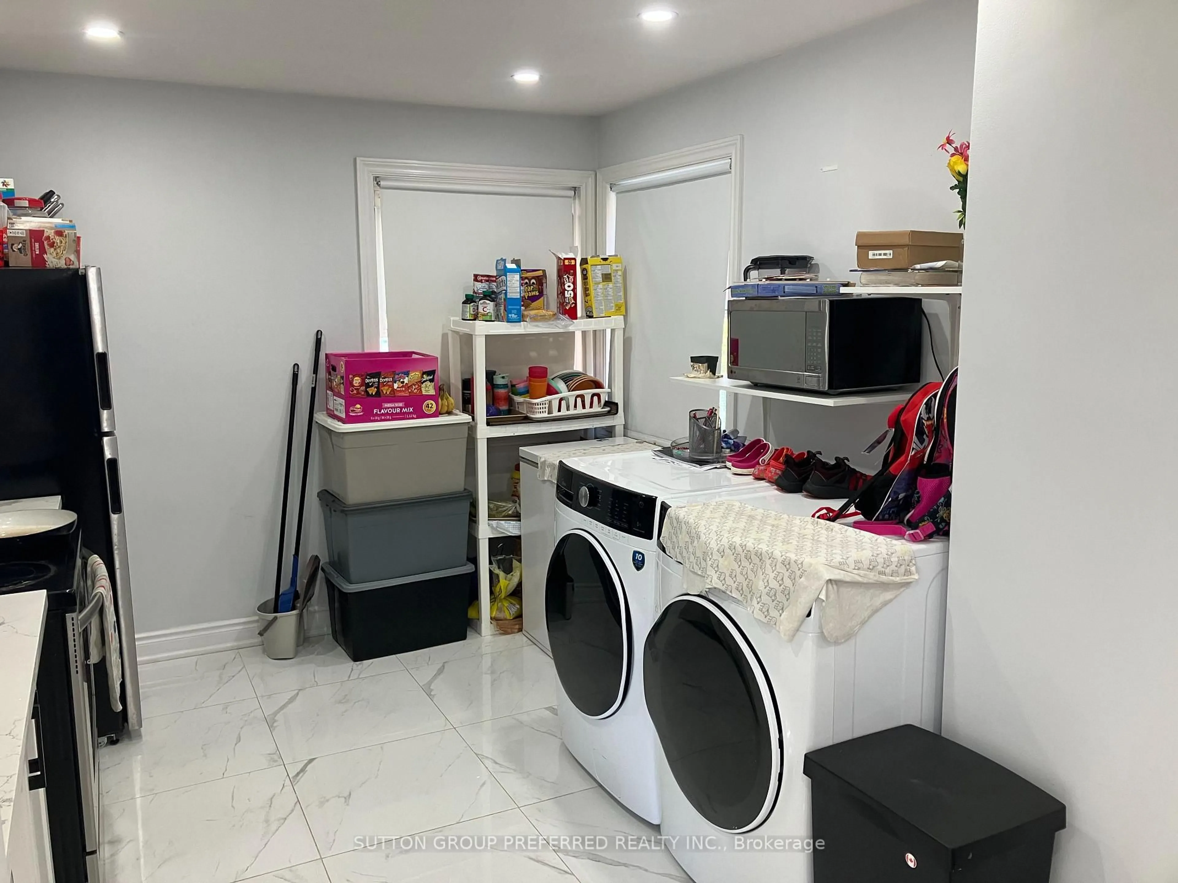 Laundry room for 1942 Duluth Cres, London East Ontario N5V 1H7