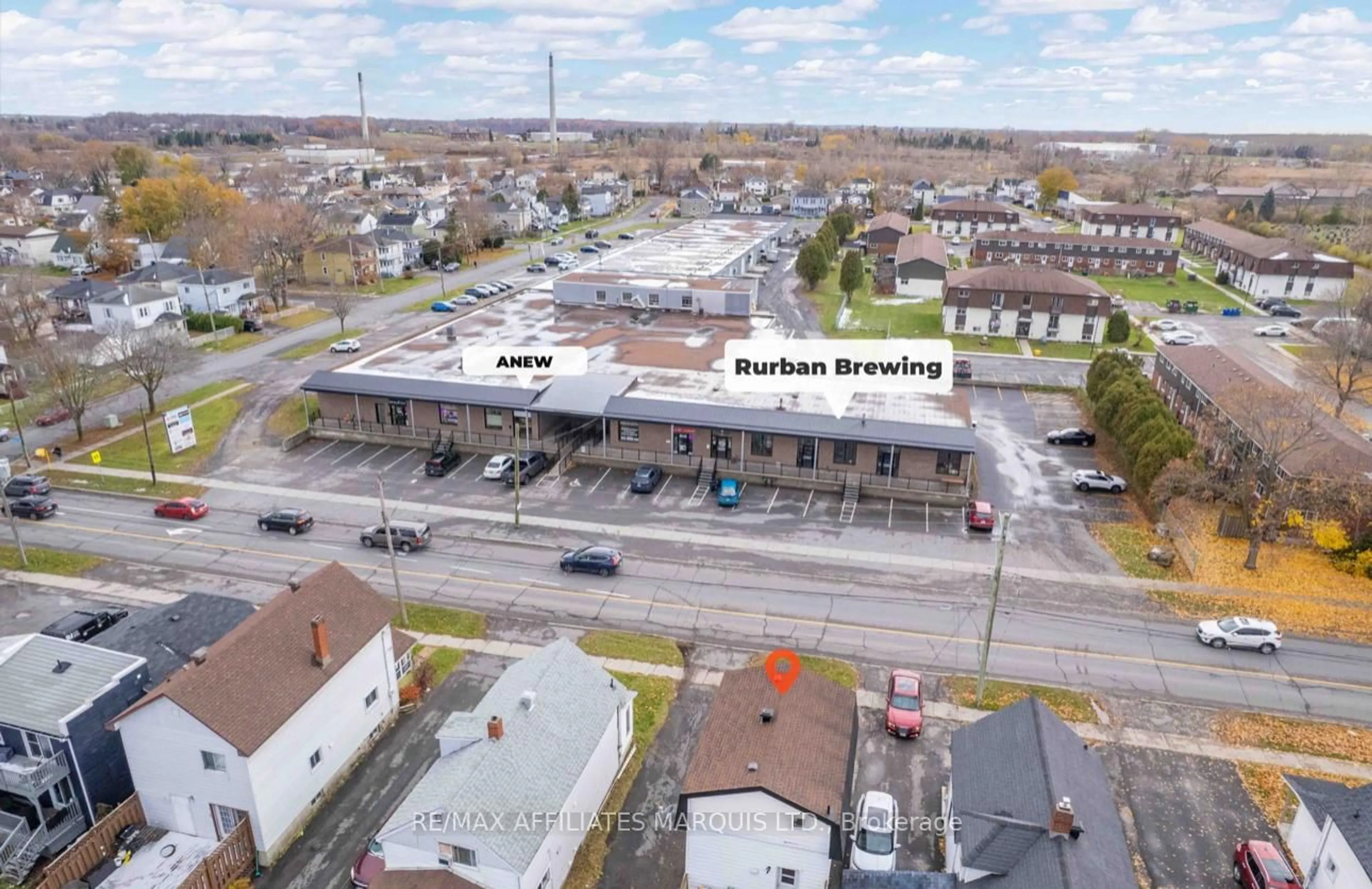A pic from outside/outdoor area/front of a property/back of a property/a pic from drone, building for 413 Cumberland St, Cornwall Ontario K6J 4J2