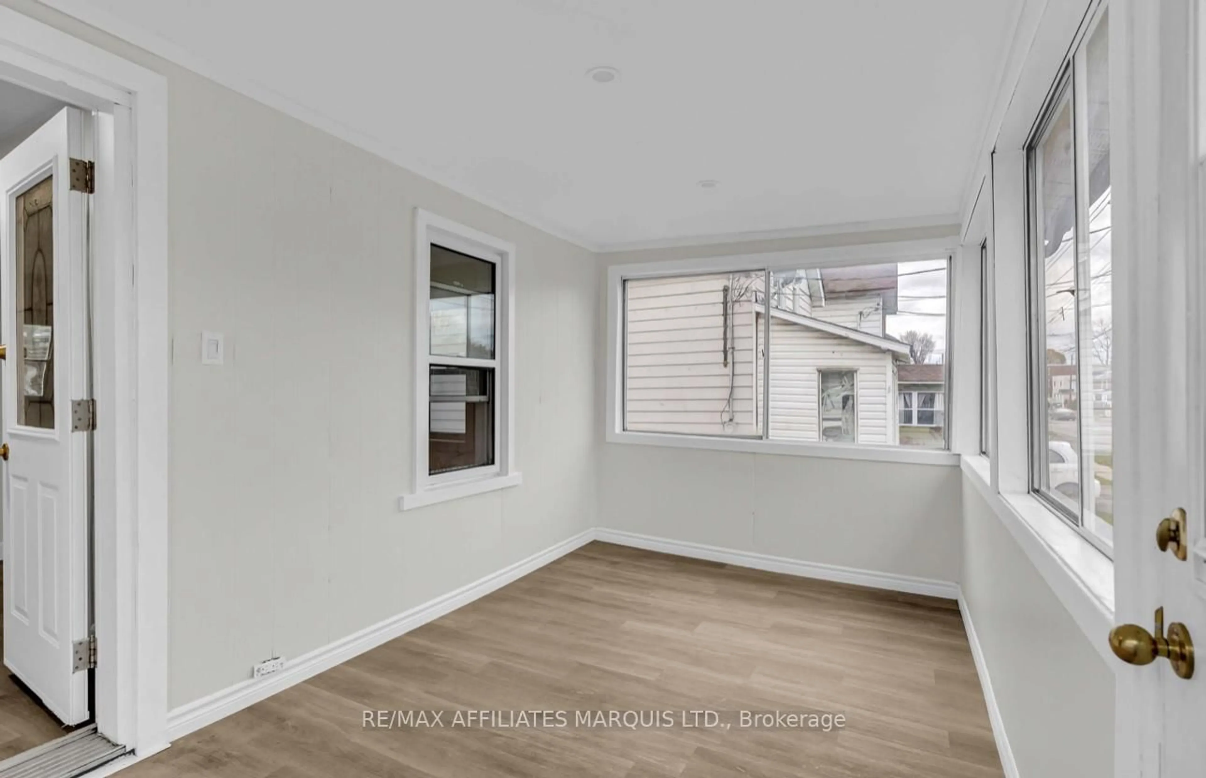 A pic of a room for 413 Cumberland St, Cornwall Ontario K6J 4J2