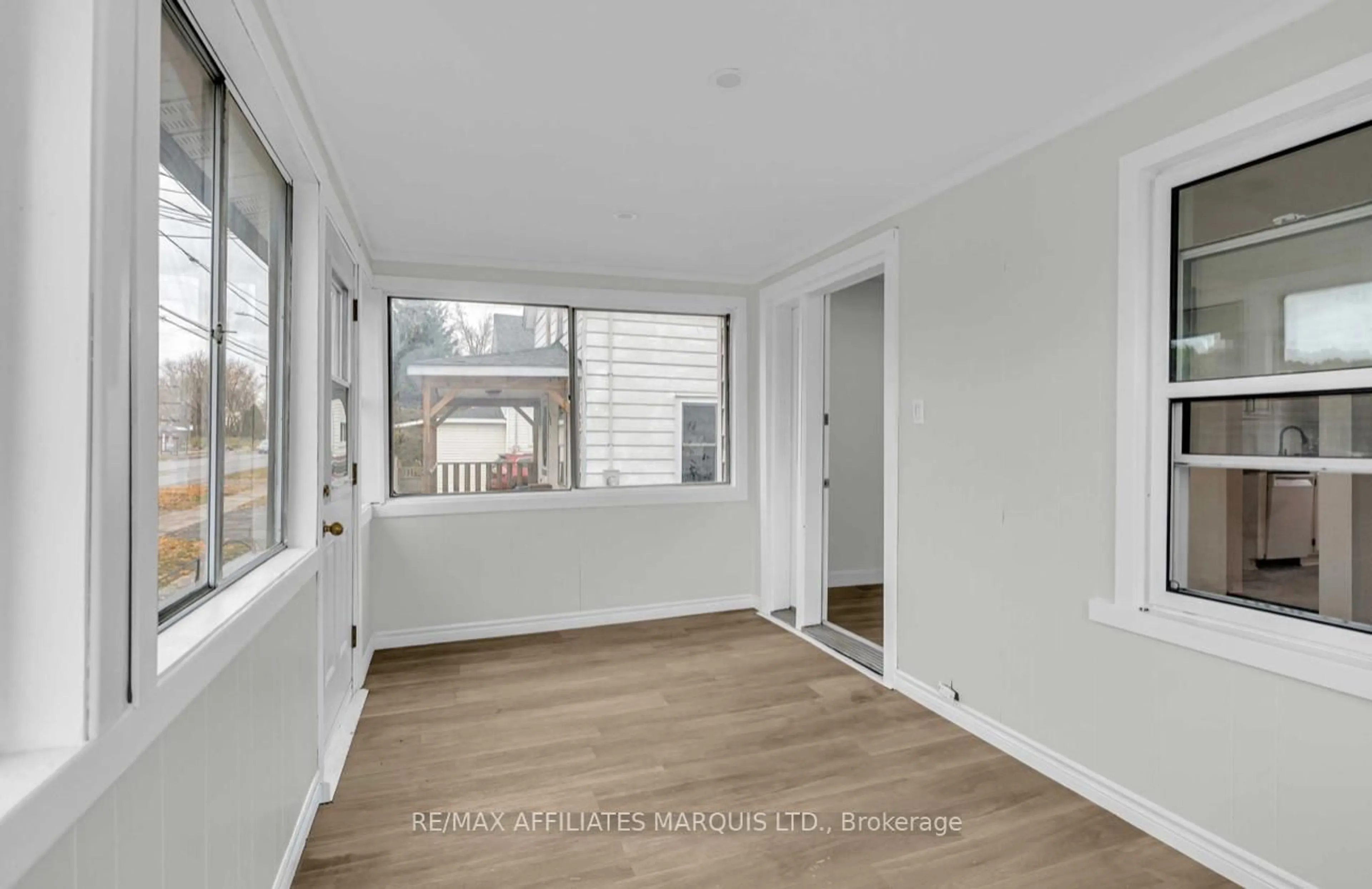 A pic of a room for 413 Cumberland St, Cornwall Ontario K6J 4J2