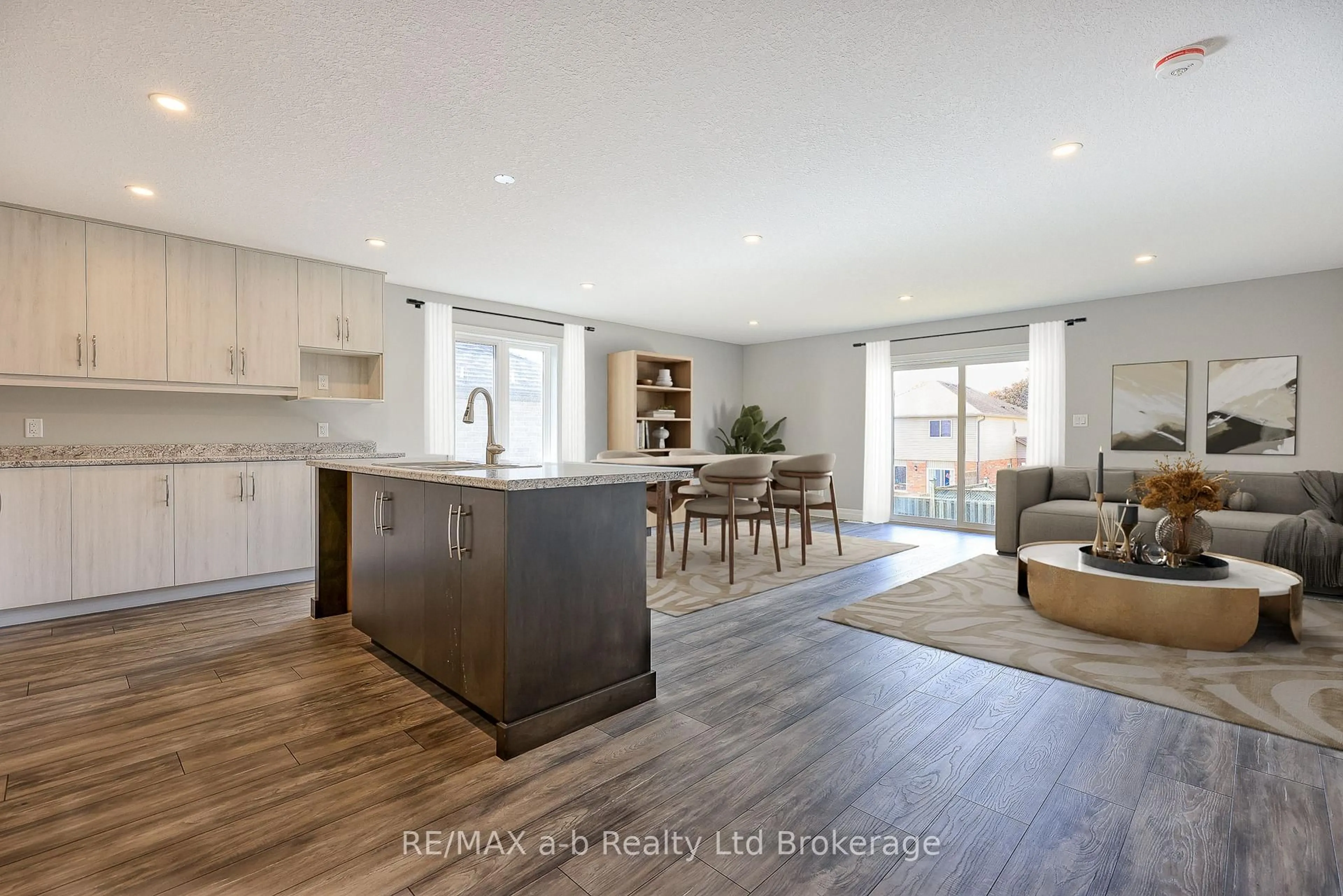 Open concept kitchen, unknown for 129 Lossing Dr, Norwich Ontario N0J 1P0