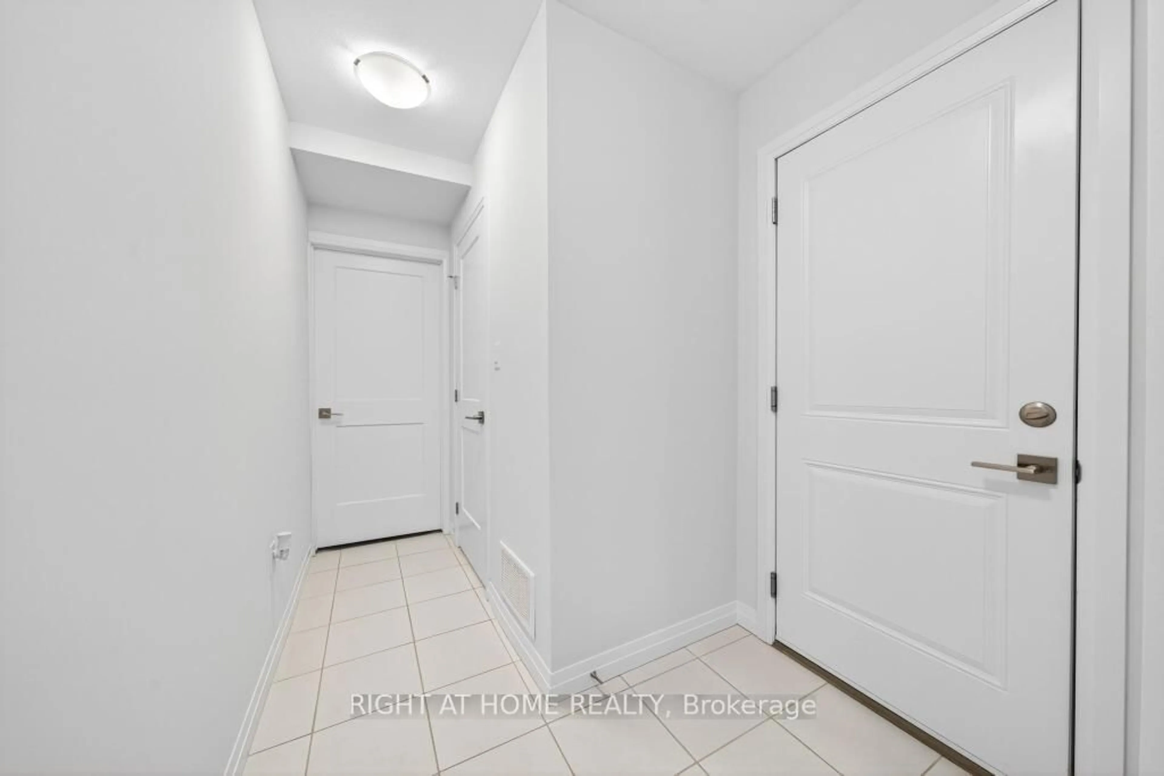 Unknown for 30 Times Square Blvd #100, Hamilton Ontario L8J 0L8