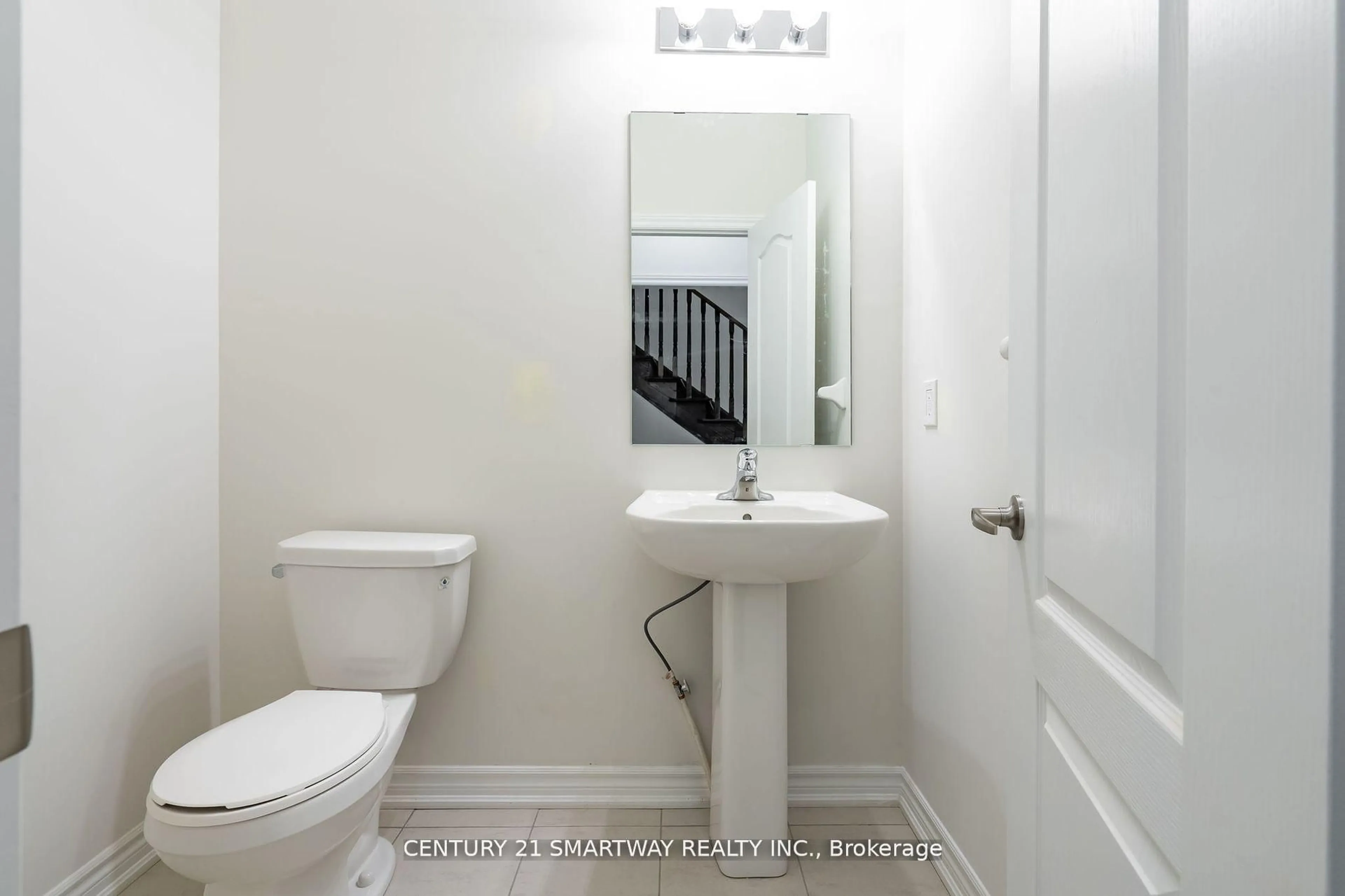 Standard bathroom, unknown for 26 Huntsworth Ave, Thorold Ontario L2V 5G7