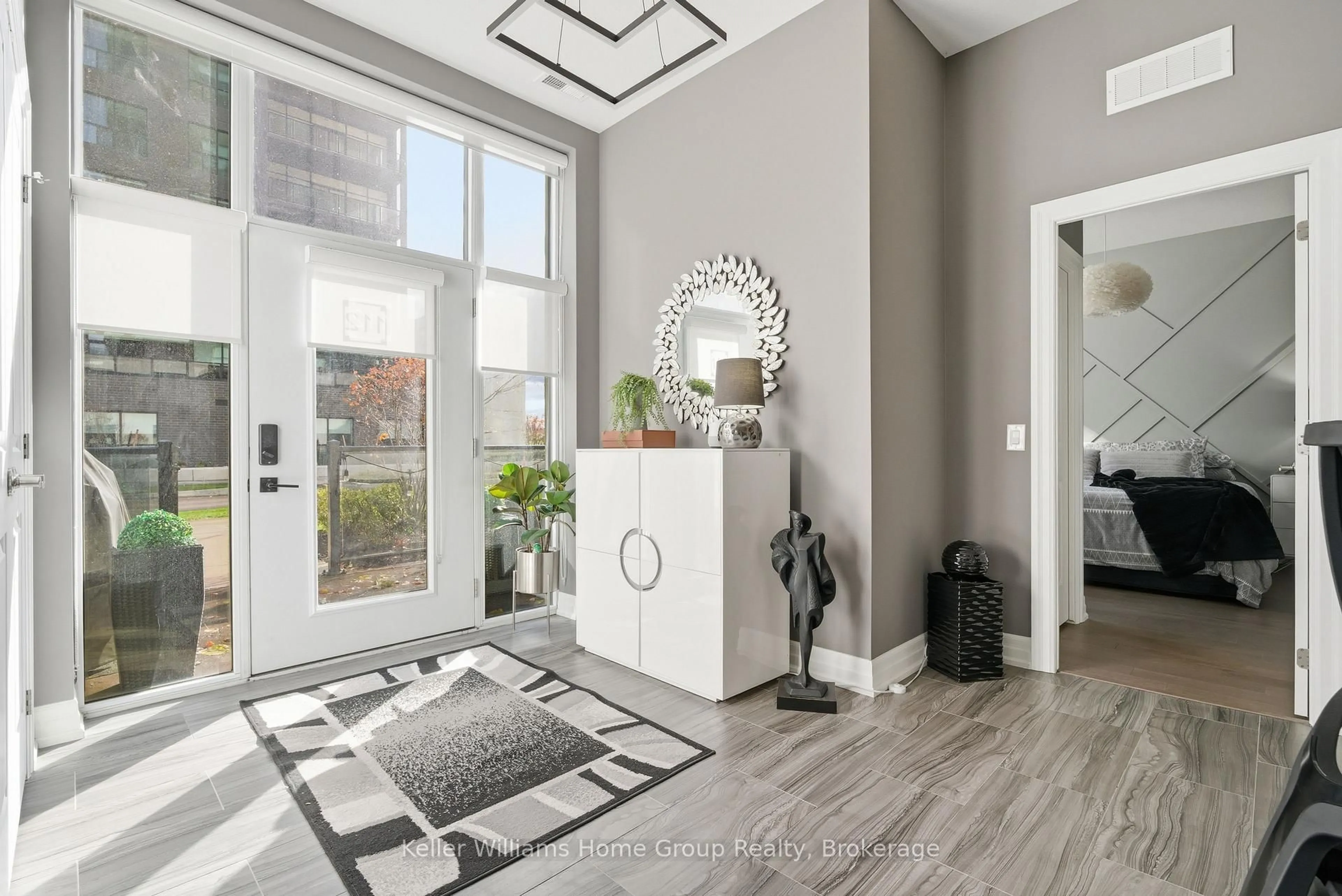 Indoor entryway for 1880 Gordon St #112, Guelph Ontario N1L 0P5