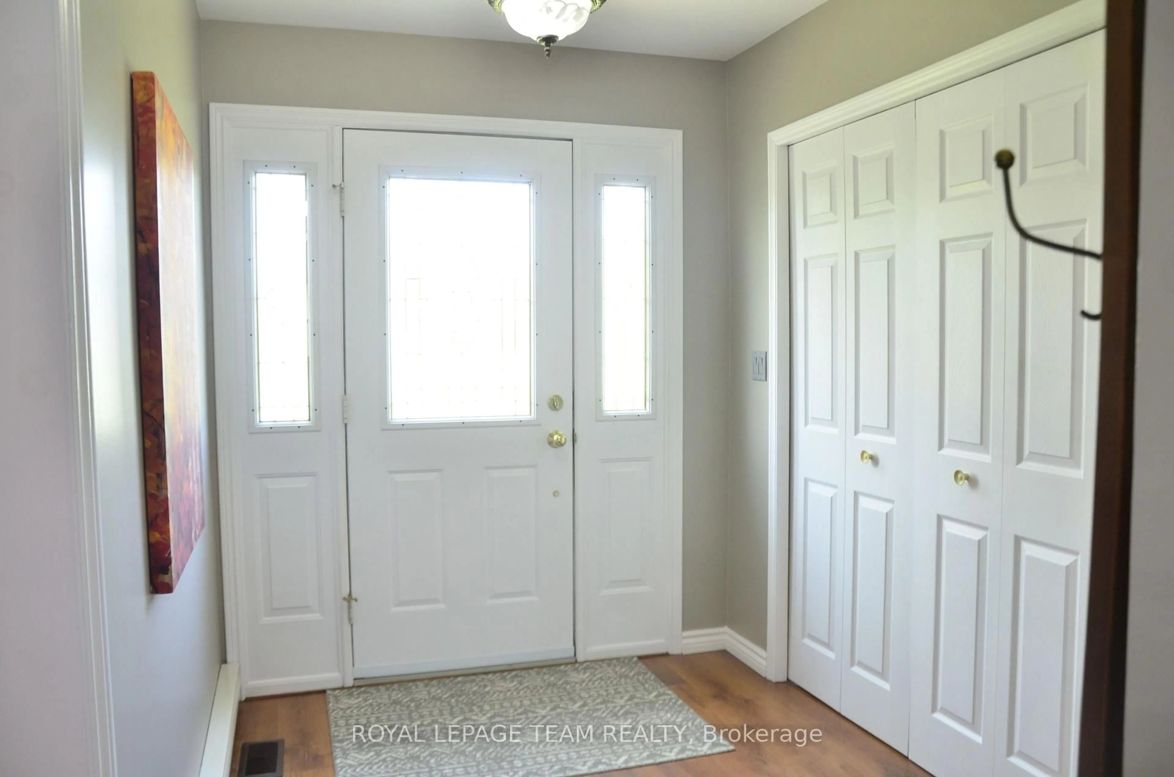 Indoor entryway for 4951 (Hwy 31) Bank St, South Dundas Ontario K0C 2H0