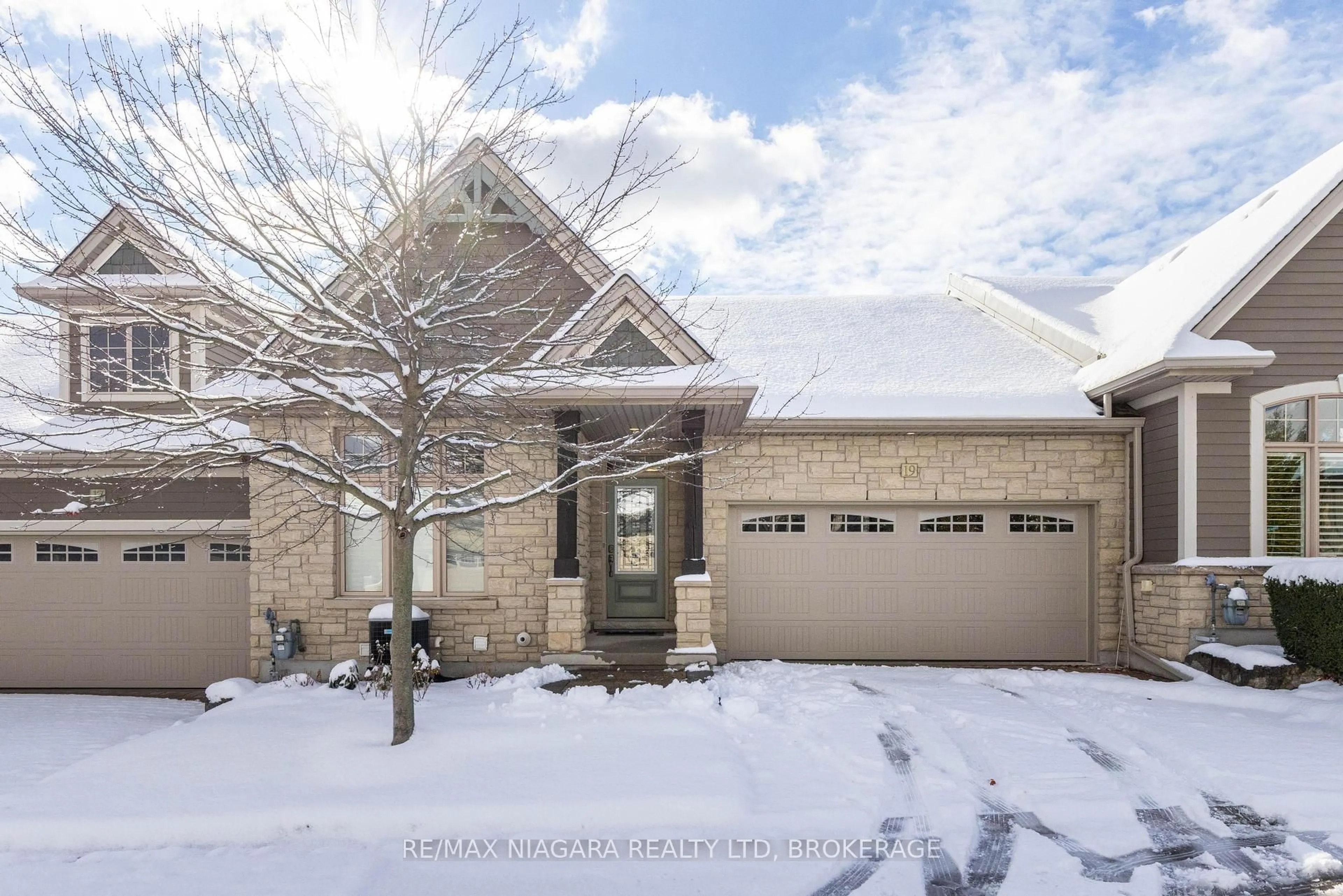 Home with brick exterior material, street for 19 Crimson Dr, Niagara-on-the-Lake Ontario L0S 1J1