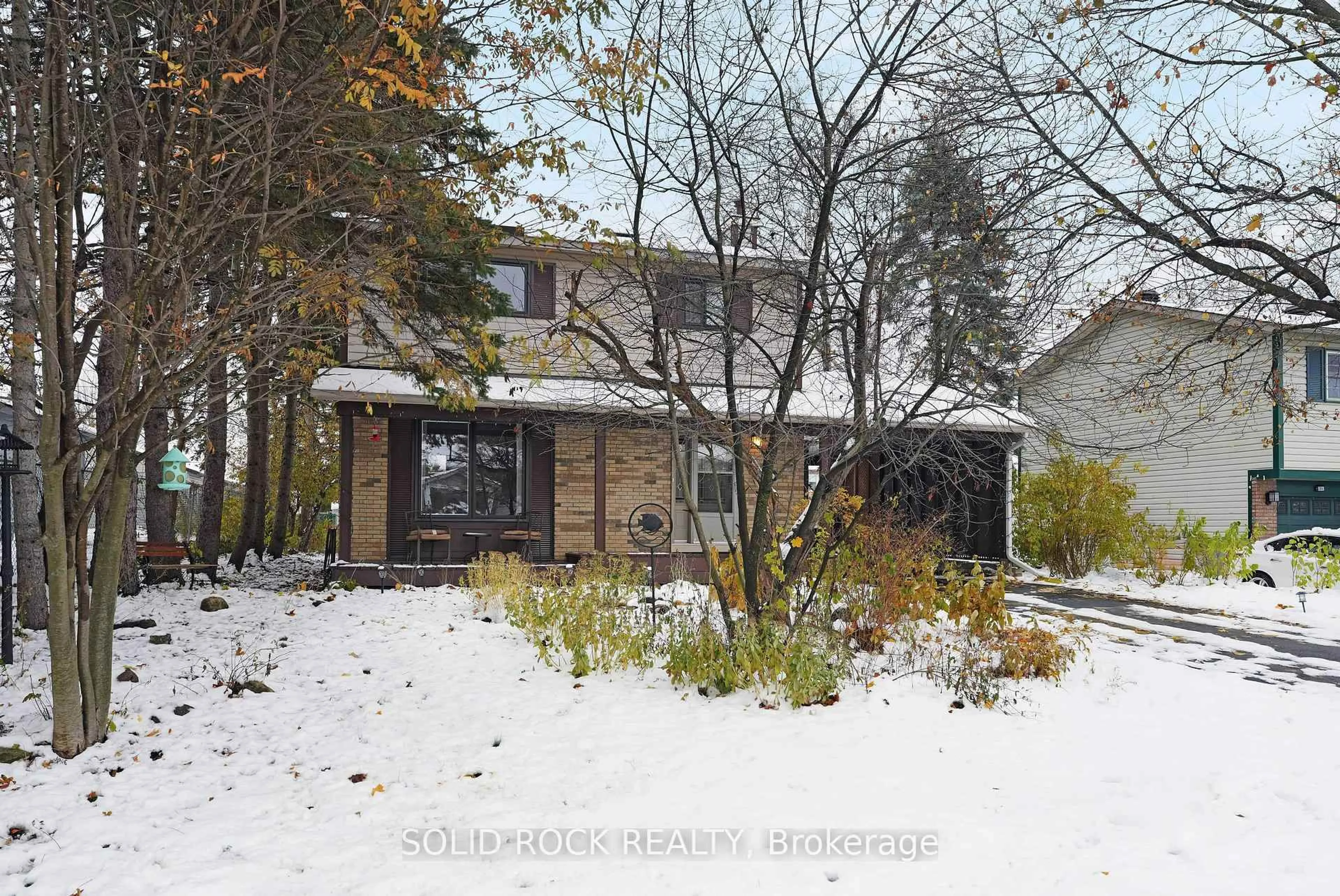 Unknown for 386 Vince Dr, Orleans Ontario K1E 2E3