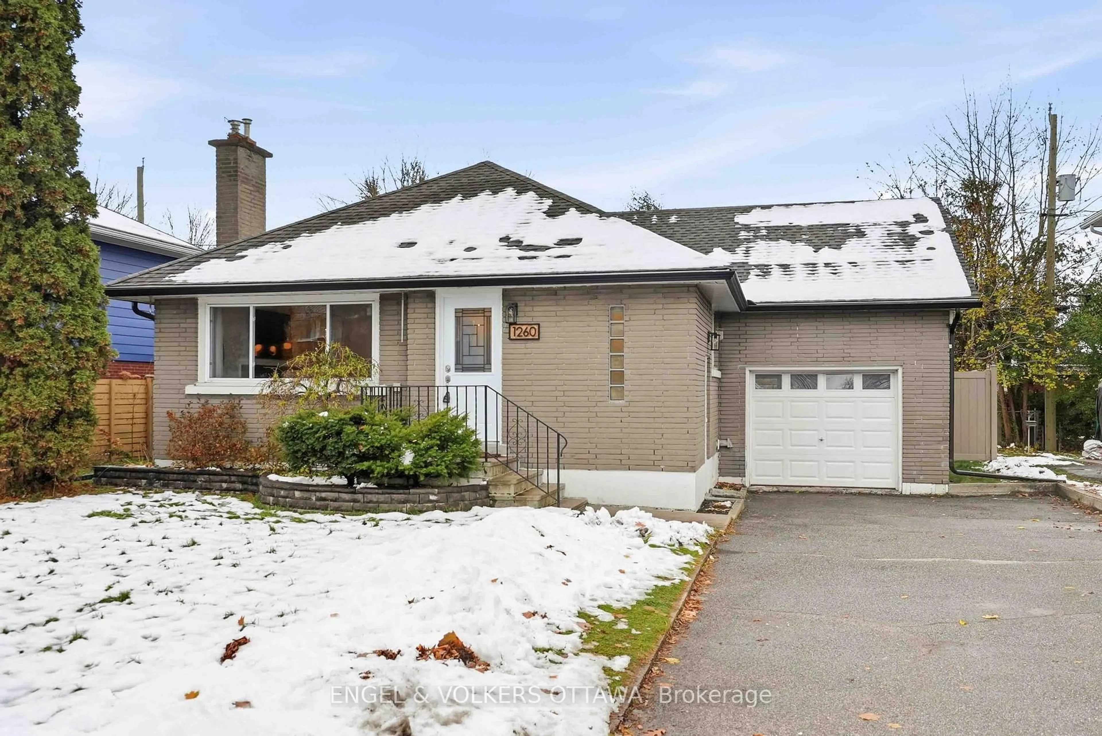 Home with vinyl exterior material, street for 1260 Henry Farm Dr, Ottawa Ontario K2C 2E2