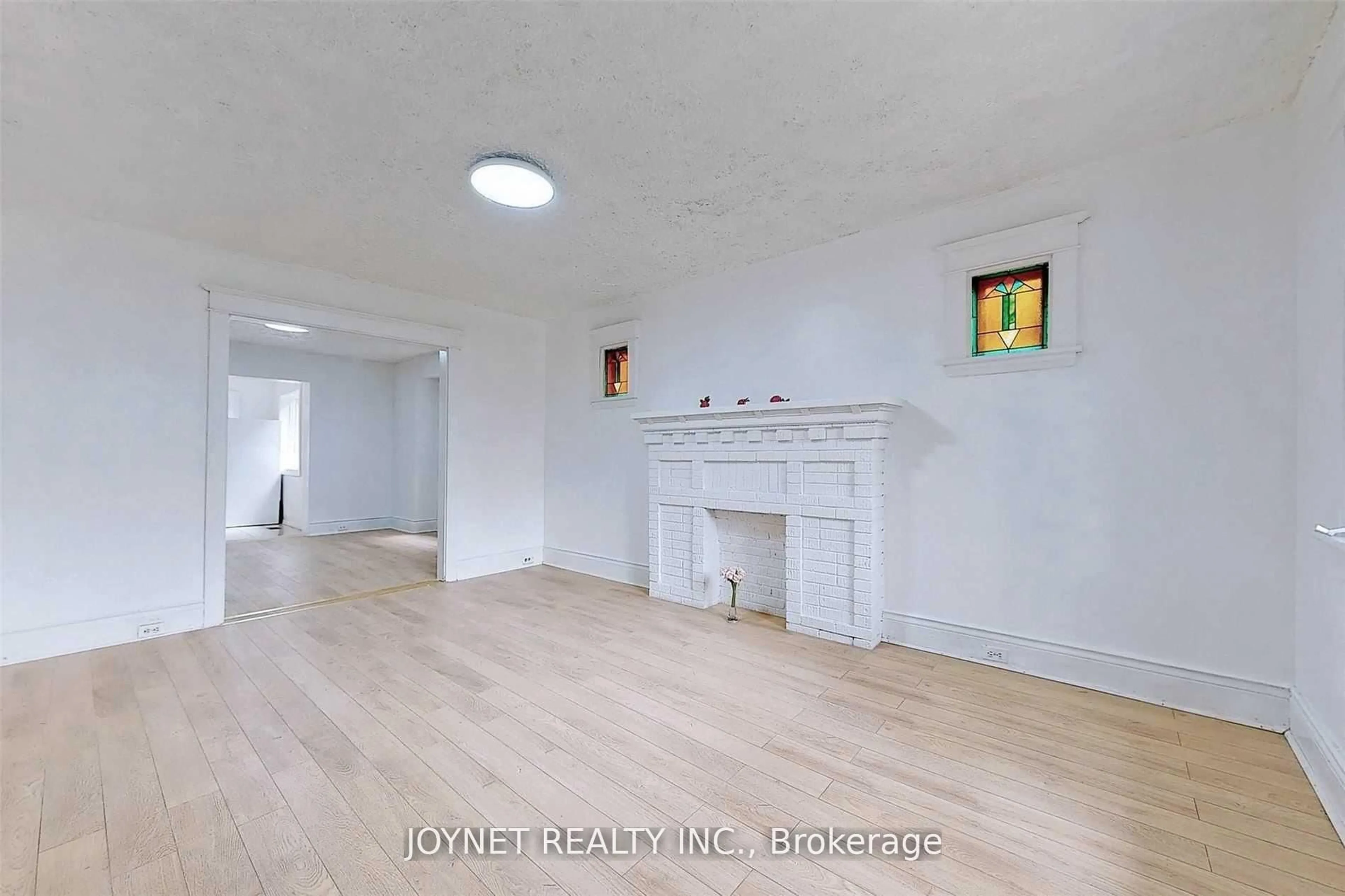 A pic of a room for 68 Barclay St, Hamilton Ontario L8S 1P4