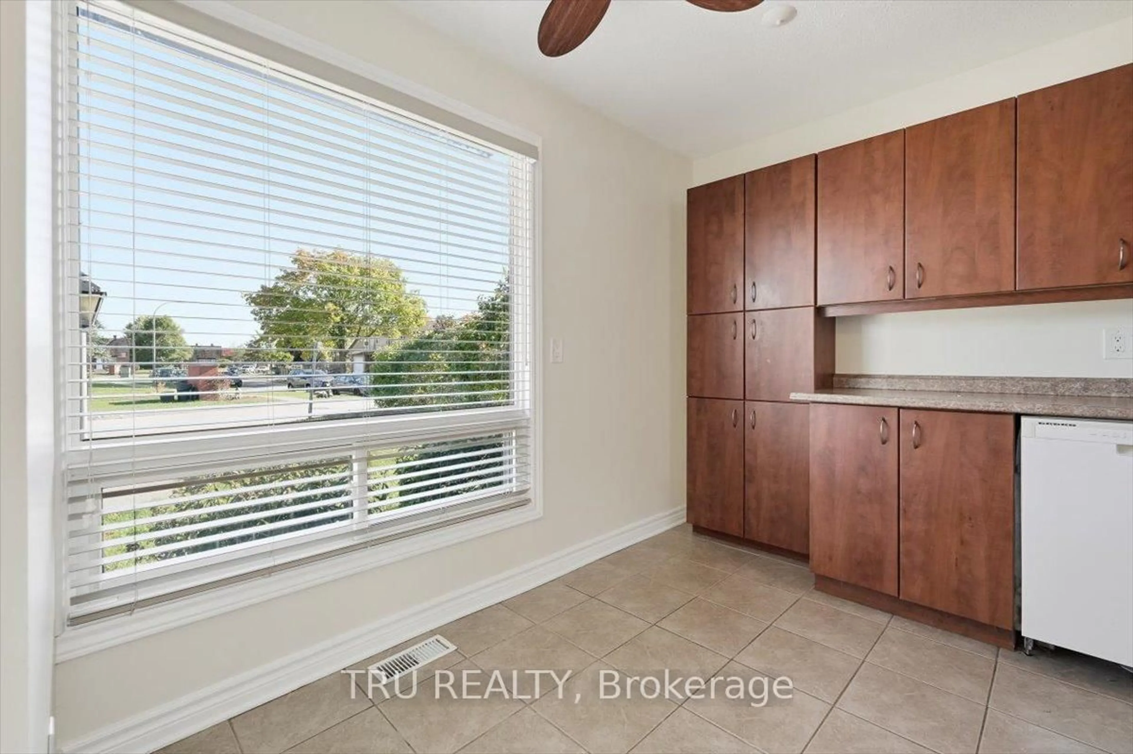 Unknown for 2290 Cotters Cres #302, Ottawa Ontario K1V 8Y6