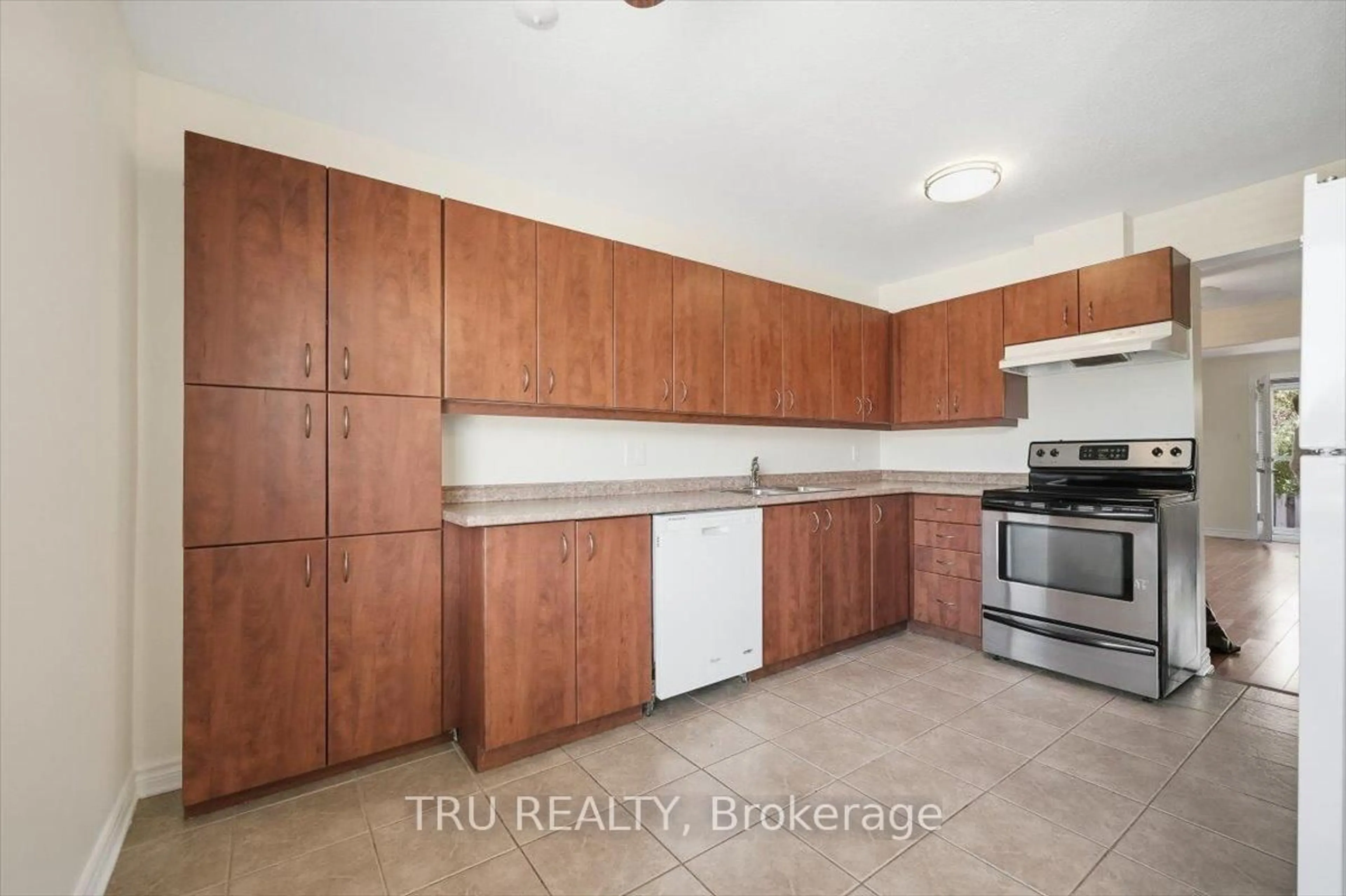 Standard kitchen, ceramic/tile floor for 2290 Cotters Cres #302, Ottawa Ontario K1V 8Y6