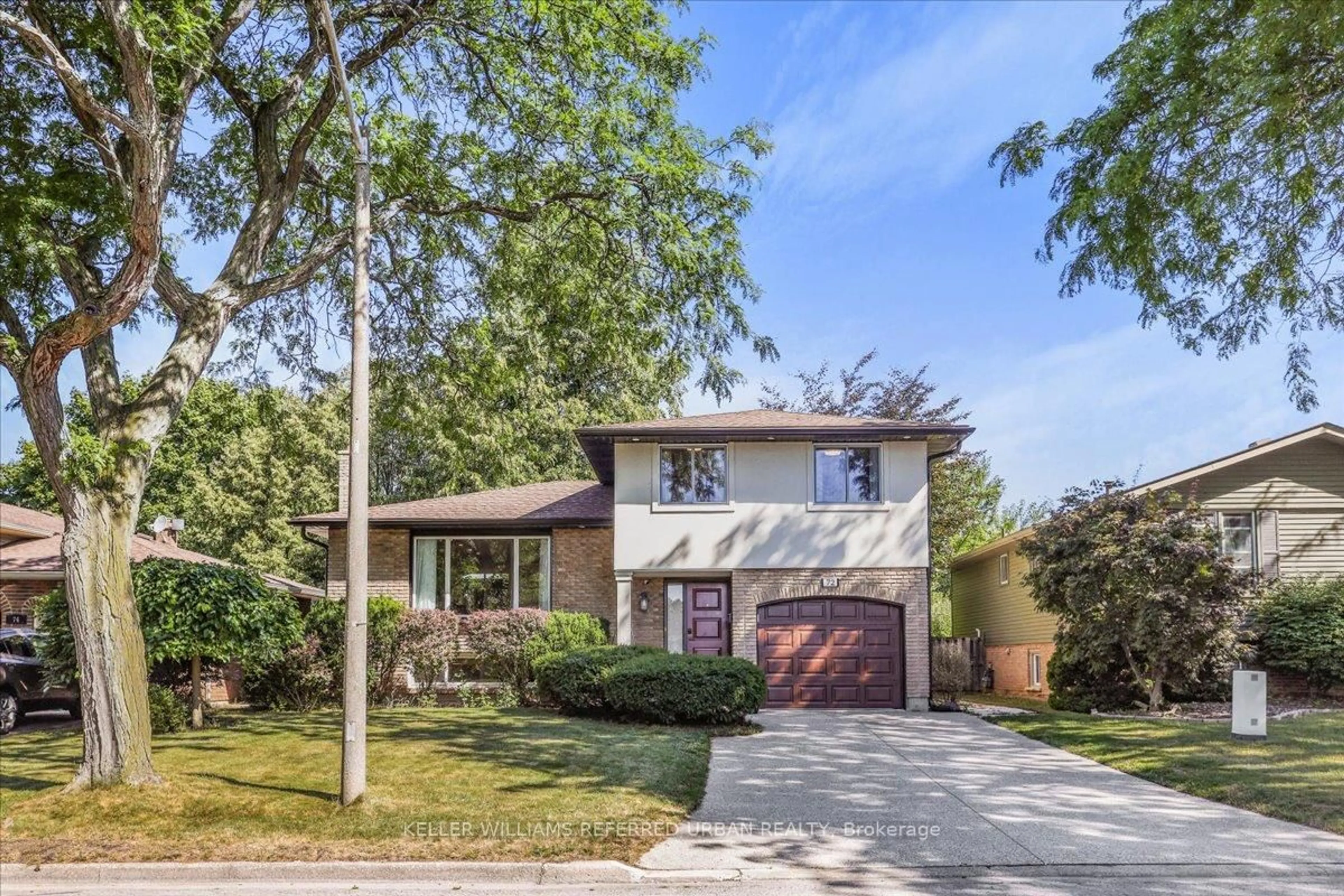 Home with brick exterior material, street for 72 Cindy Dr, St. Catharines Ontario L2M 7B6