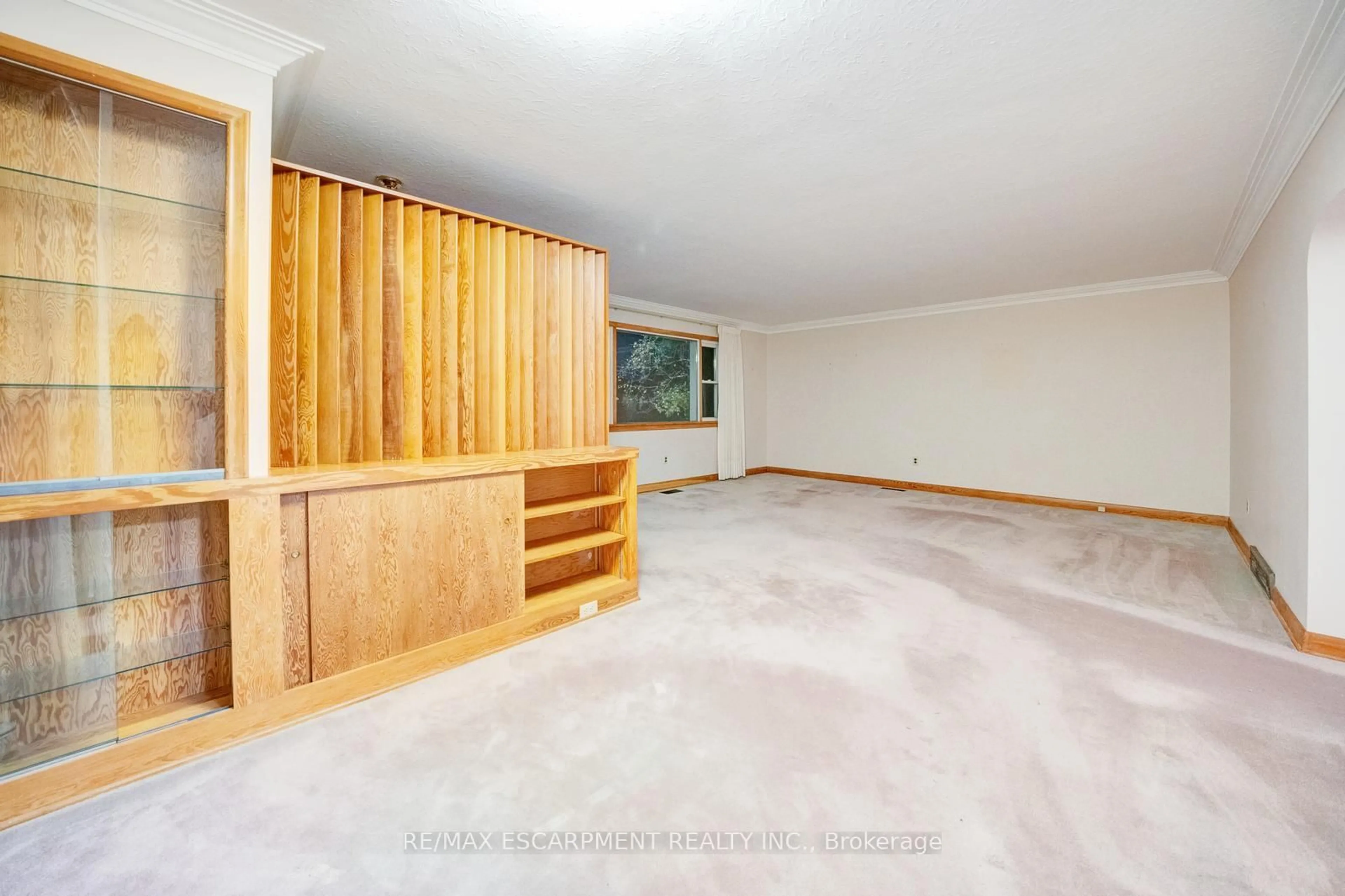 A pic of a room for 8 Fawell Ave, St. Catharines Ontario L2S 2V4