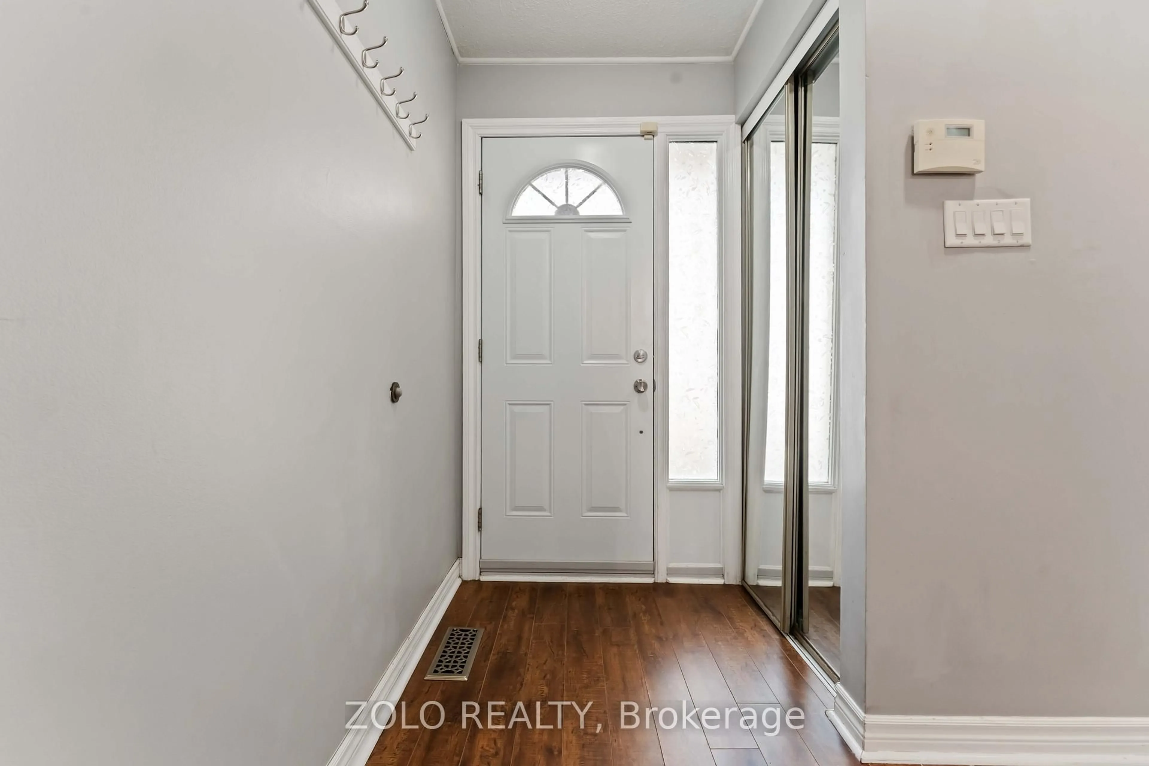 Indoor entryway for 3180 Bannon Way #85, Ottawa Ontario K1T 1T1