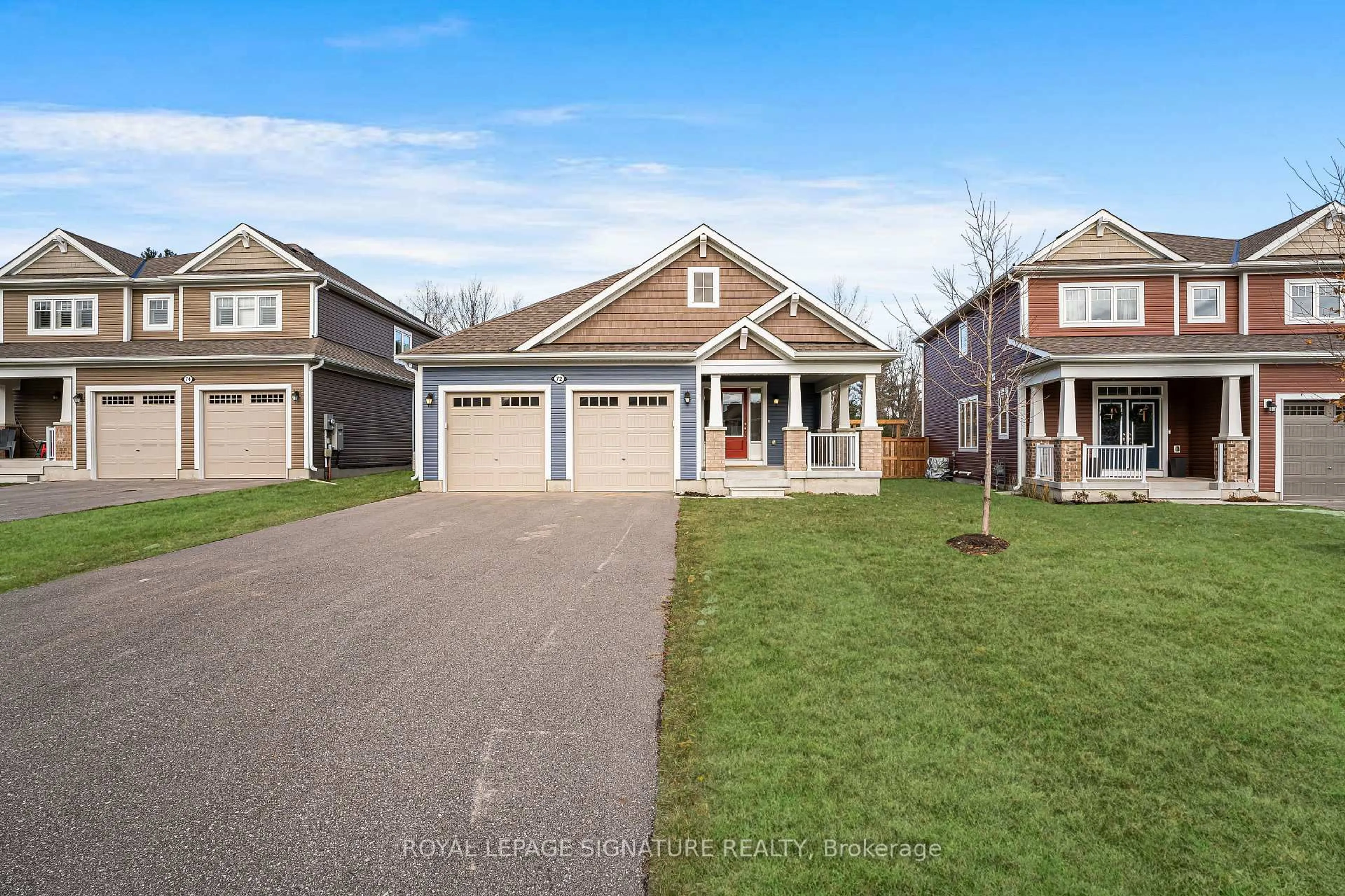 Home with vinyl exterior material, street for 72 Chambery St, Bracebridge Ontario P1L 0G2