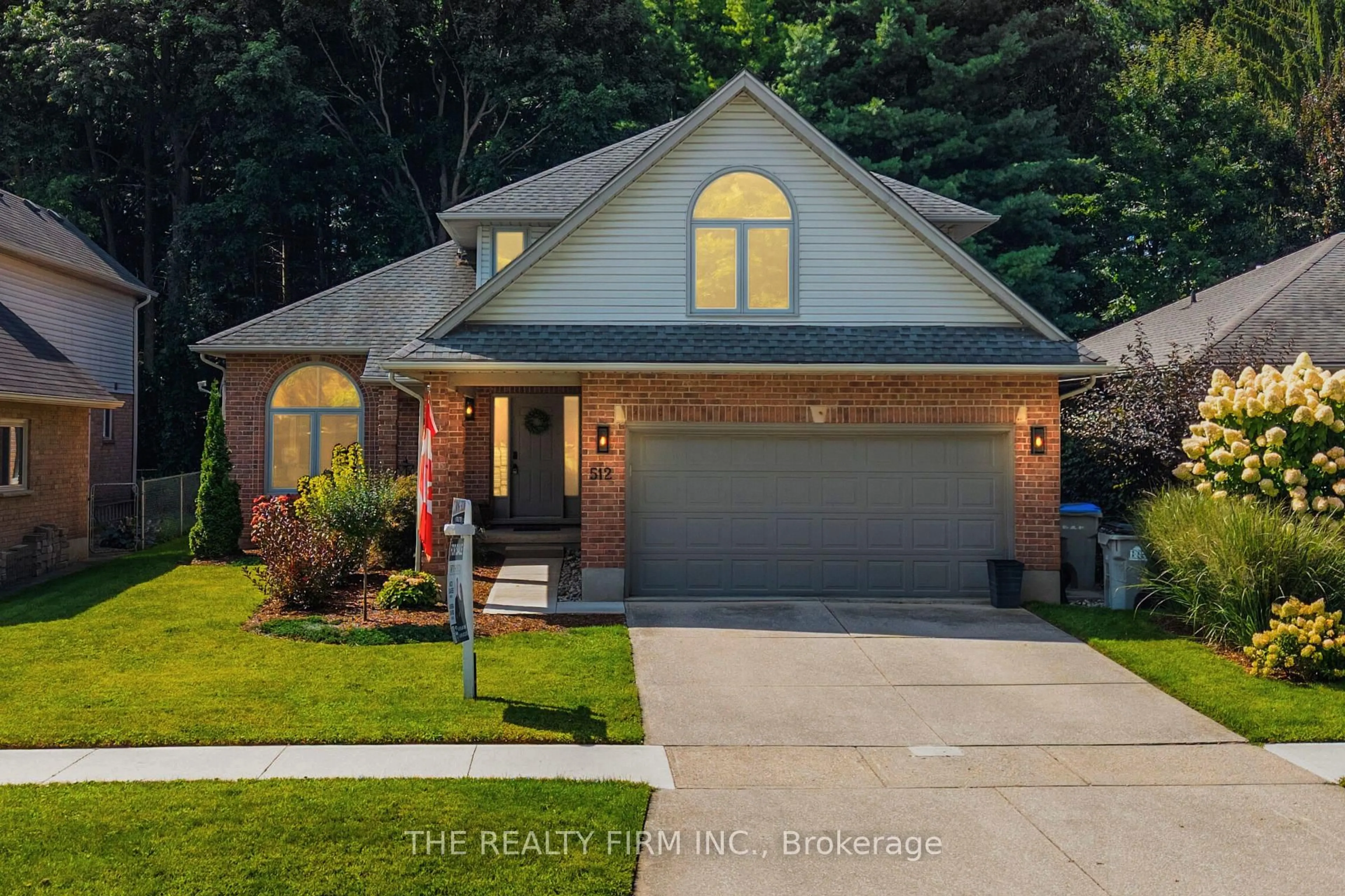 Home with brick exterior material, street for 512 Riverview Dr, Strathroy-Caradoc Ontario N7G 4B4