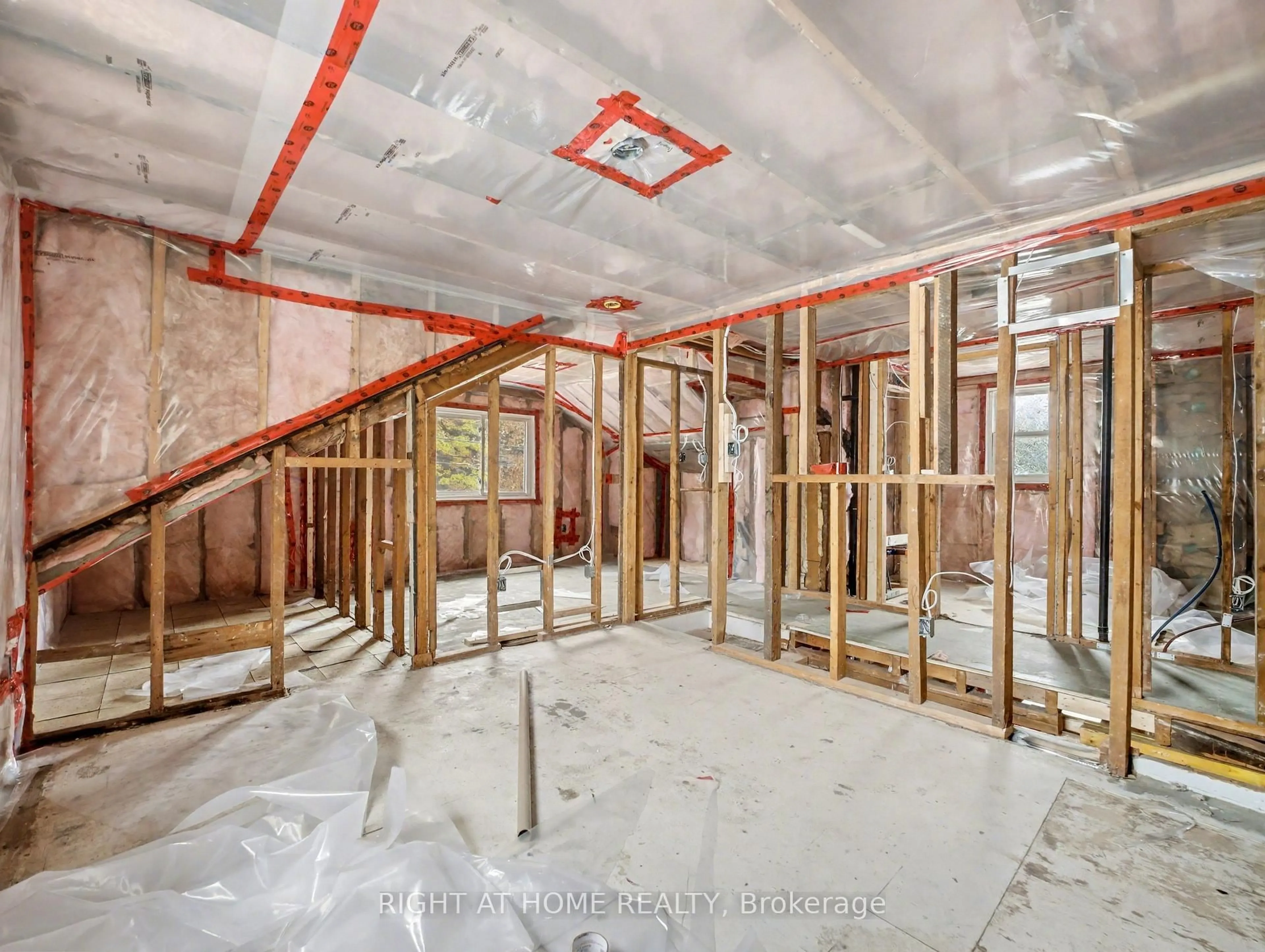 Unknown for 178 Main St, Grimsby Ontario L3M 1S3