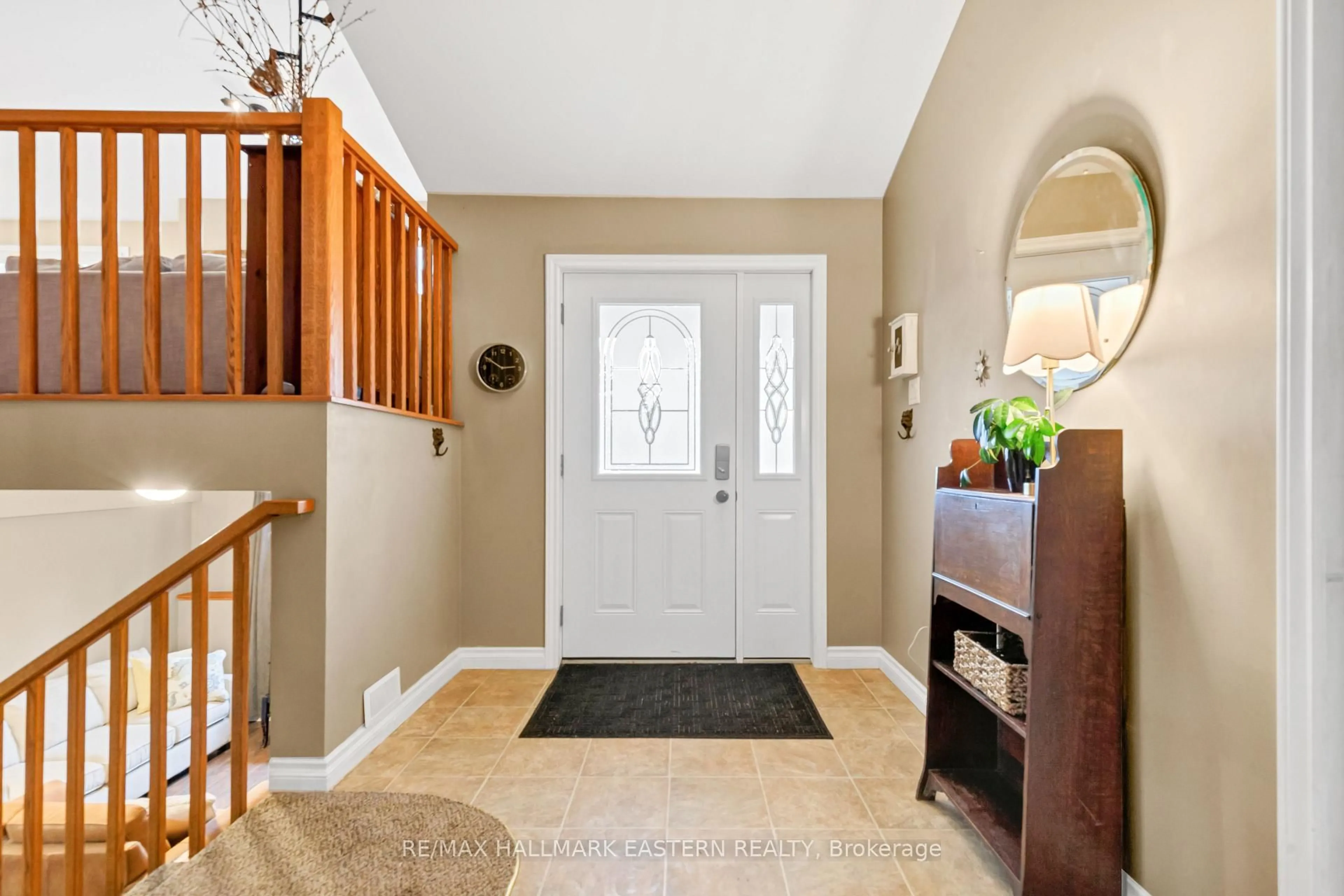 Indoor entryway for 55 Goodman Rd, Kawartha Lakes Ontario K0M 1N0