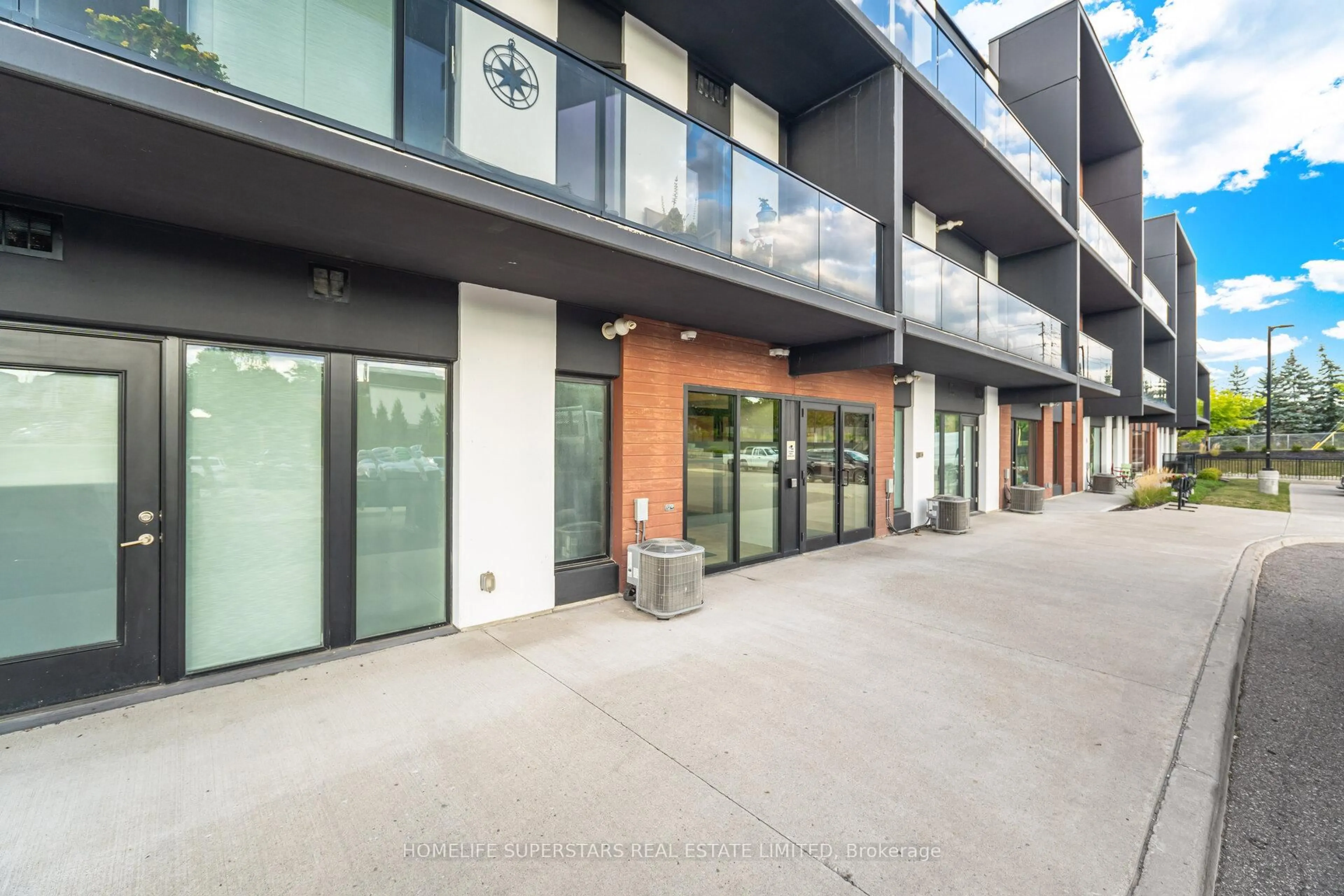 Patio, street for 5 Wake Robin Dr #115, Kitchener Ontario N2E 0H6