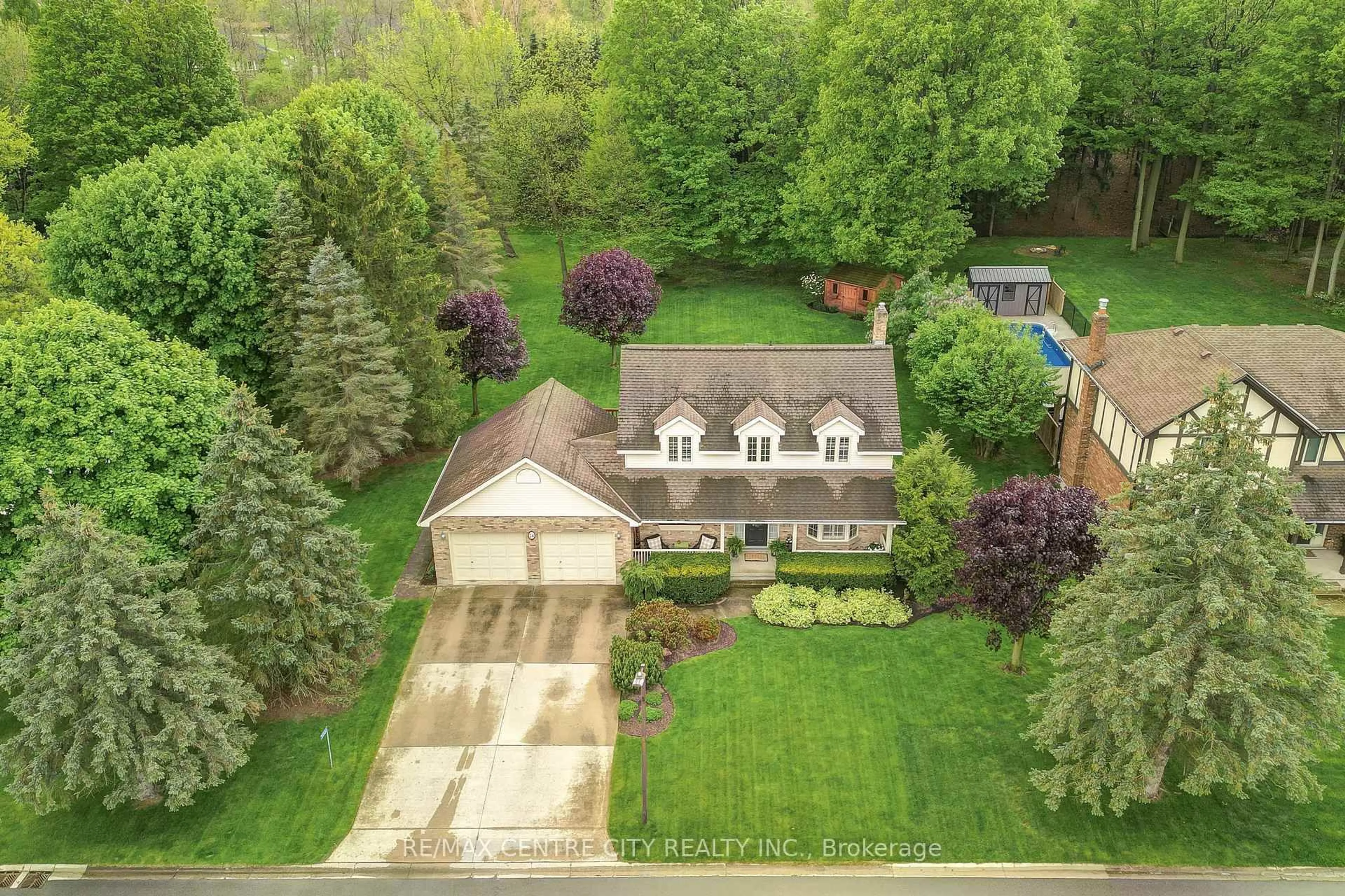 A pic from outside/outdoor area/front of a property/back of a property/a pic from drone, street for 39830 Shady Lane Cres, Southwold Ontario N5P 3T2