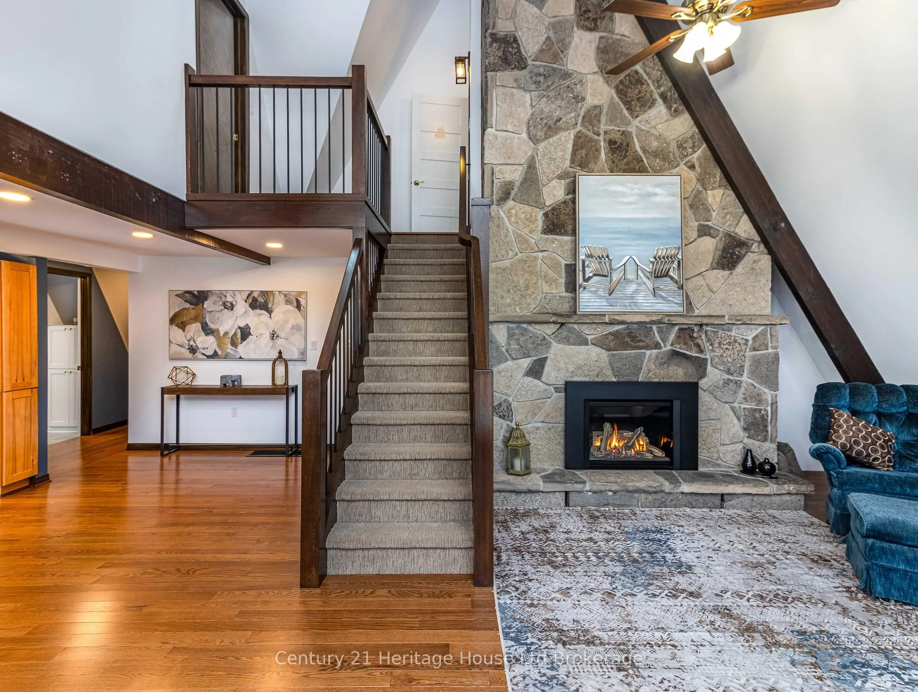 Indoor entryway for 525639 Oxford Centre Rd, Woodstock Ontario N4S 7V8