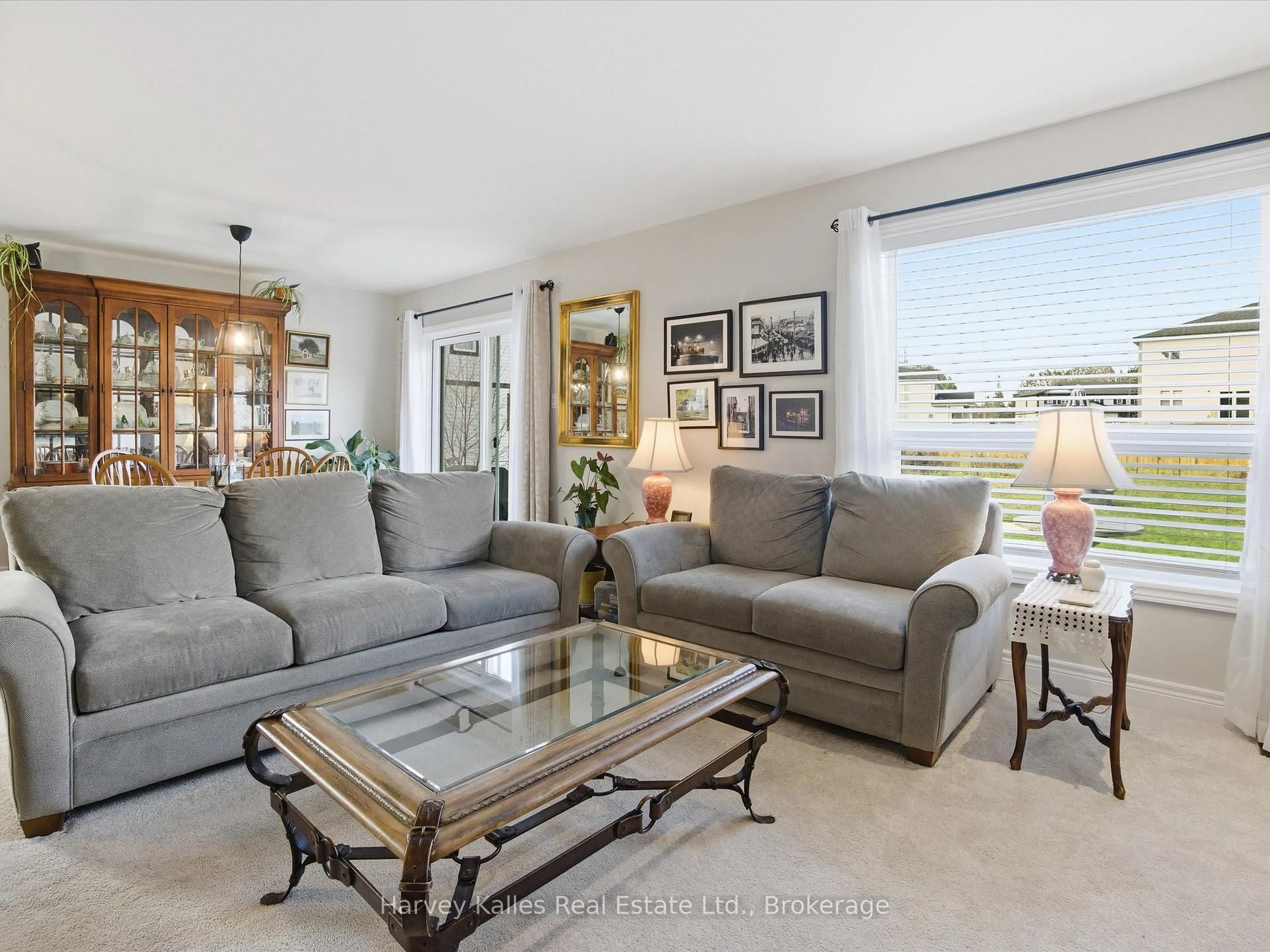 Living room with furniture, unknown for 12 QUINN FOREST Dr, Bracebridge Ontario P1L 1W9