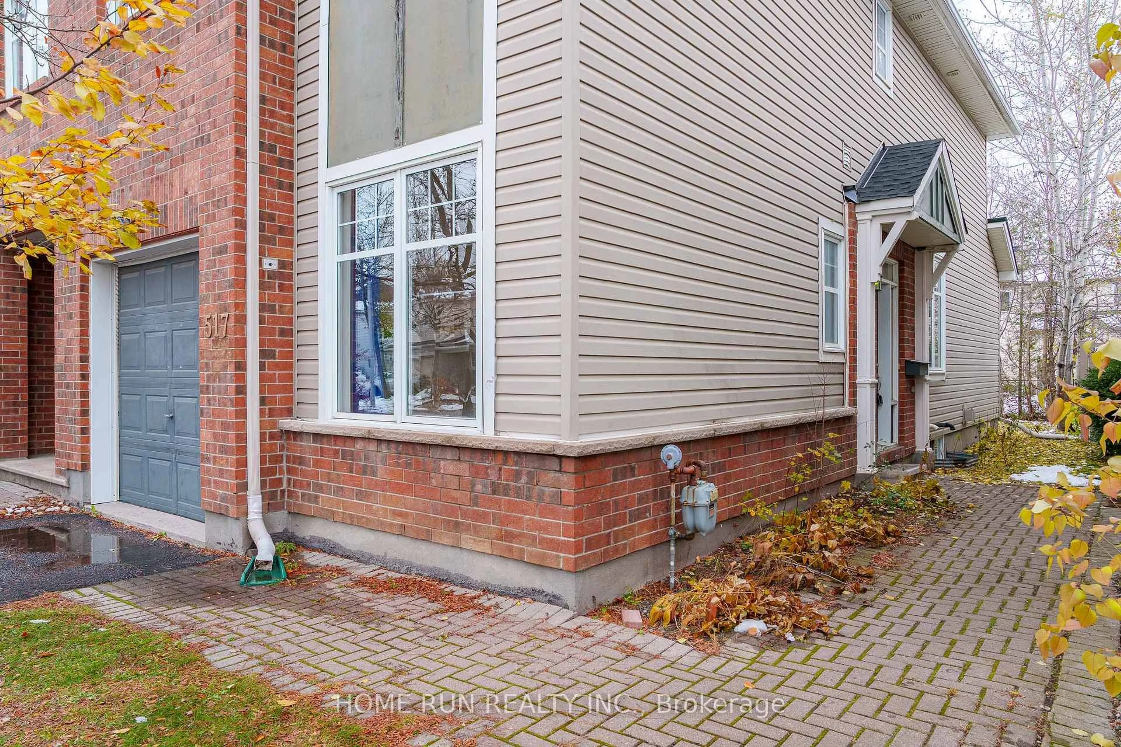 Home with brick exterior material, street for 517 Devonwood Circ, Ottawa Ontario K1T 4E4