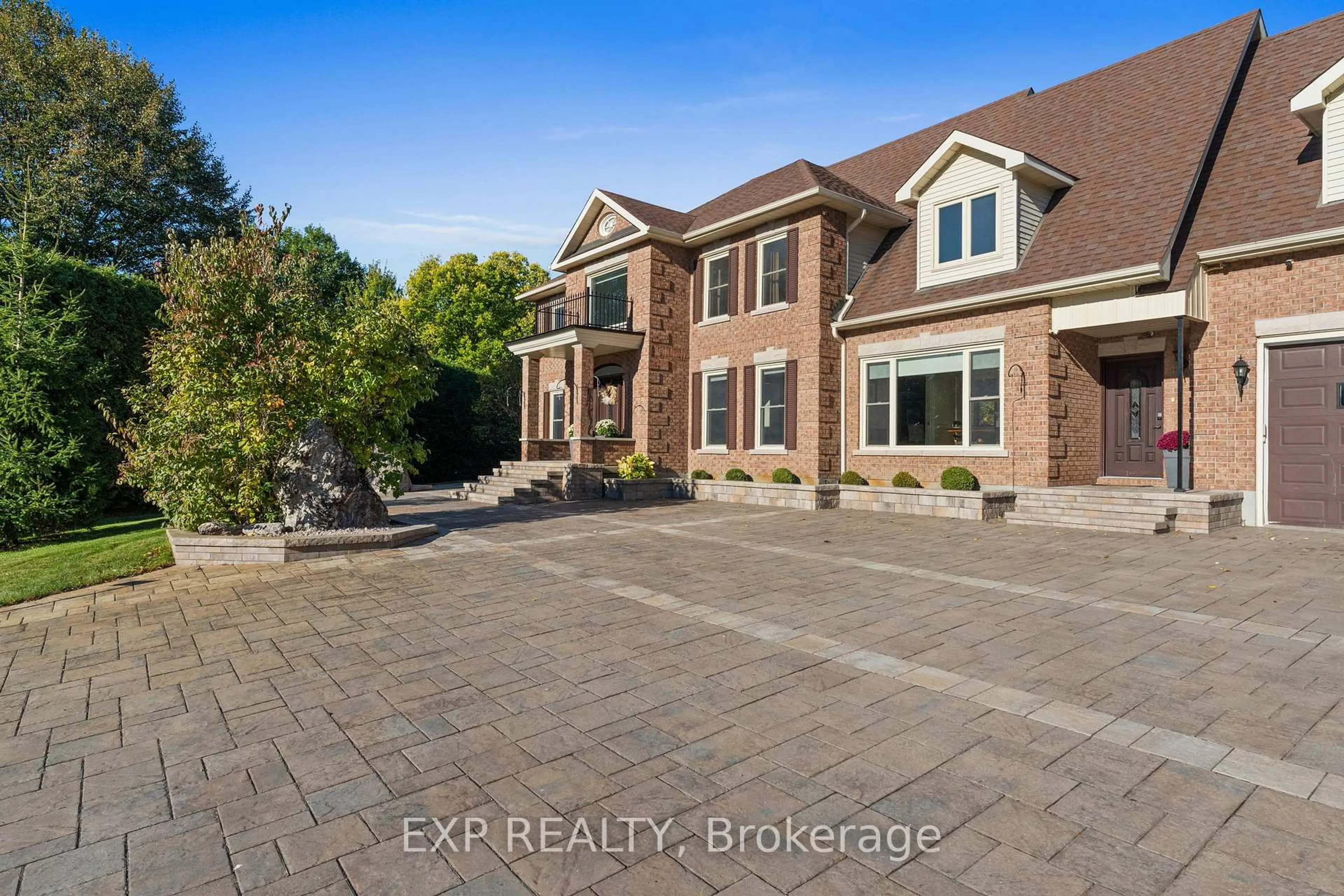 A pic from outside/outdoor area/front of a property/back of a property/a pic from drone, unknown for 1353 Pelkey Crt, Manotick Ontario K4M 1K8