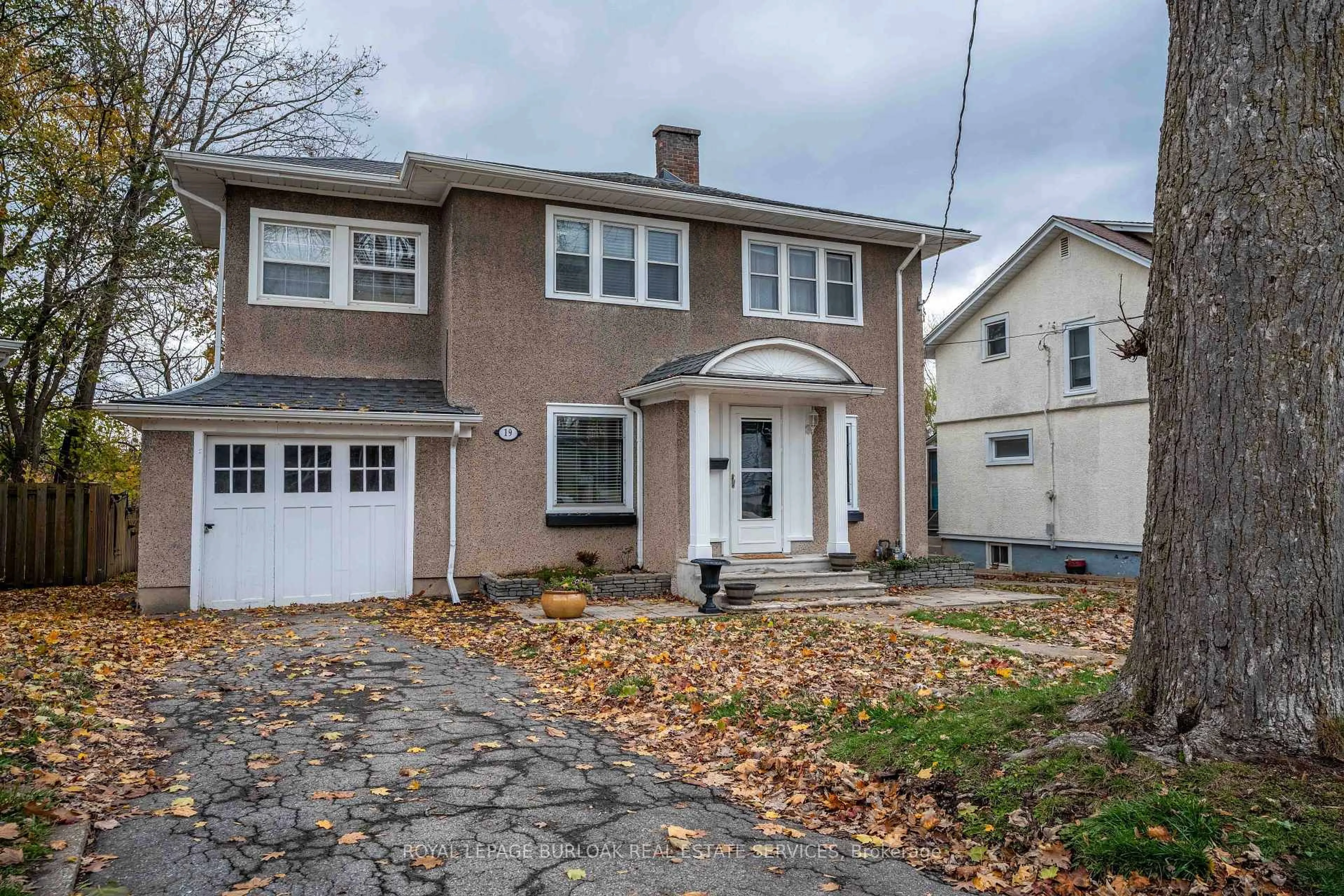 Home with brick exterior material, street for 19 Margery Rd, Welland Ontario L3B 2P5