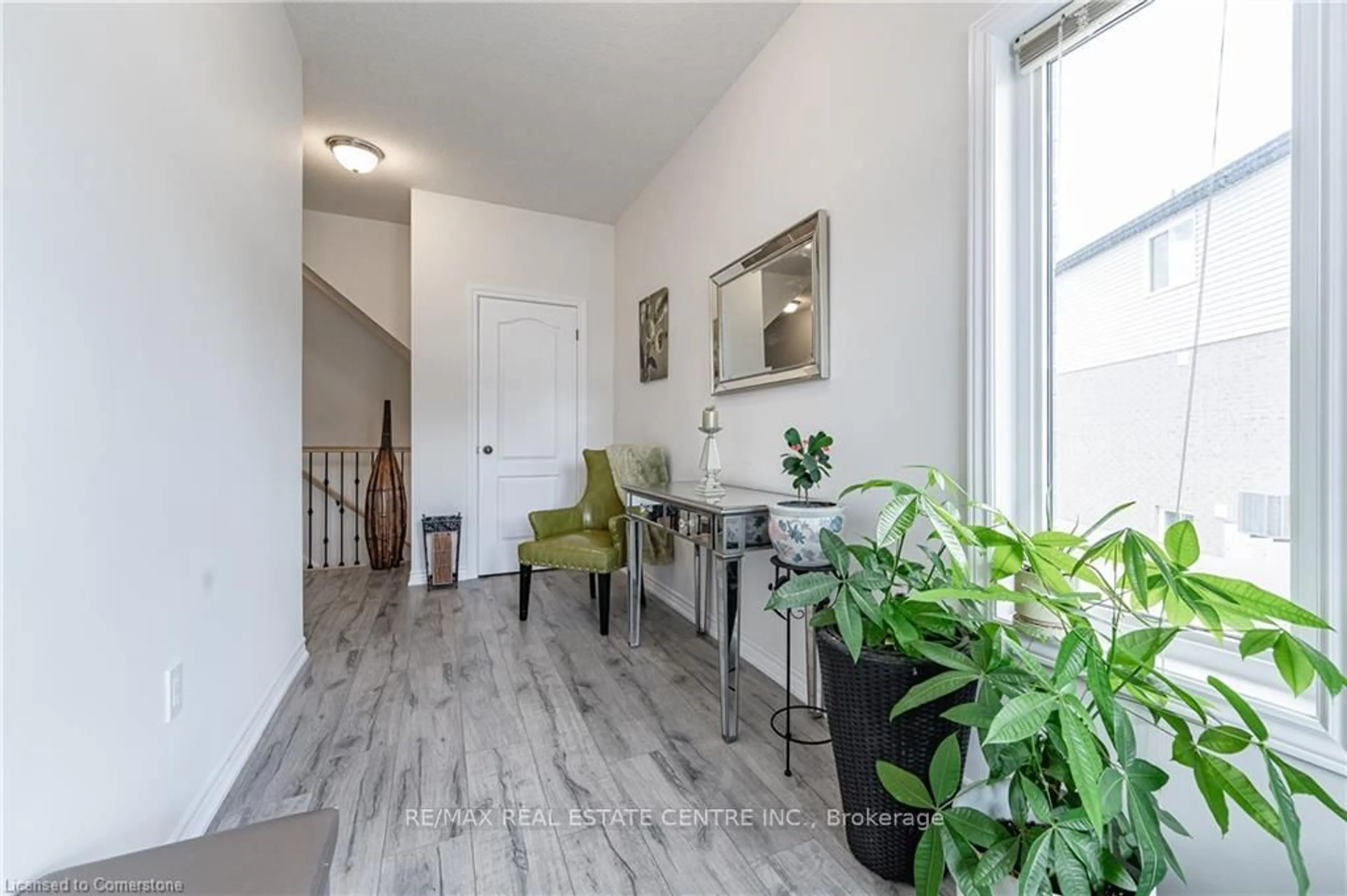 Indoor entryway for 198 Jacob St, East Zorra-Tavistock Ontario N0B 2R0