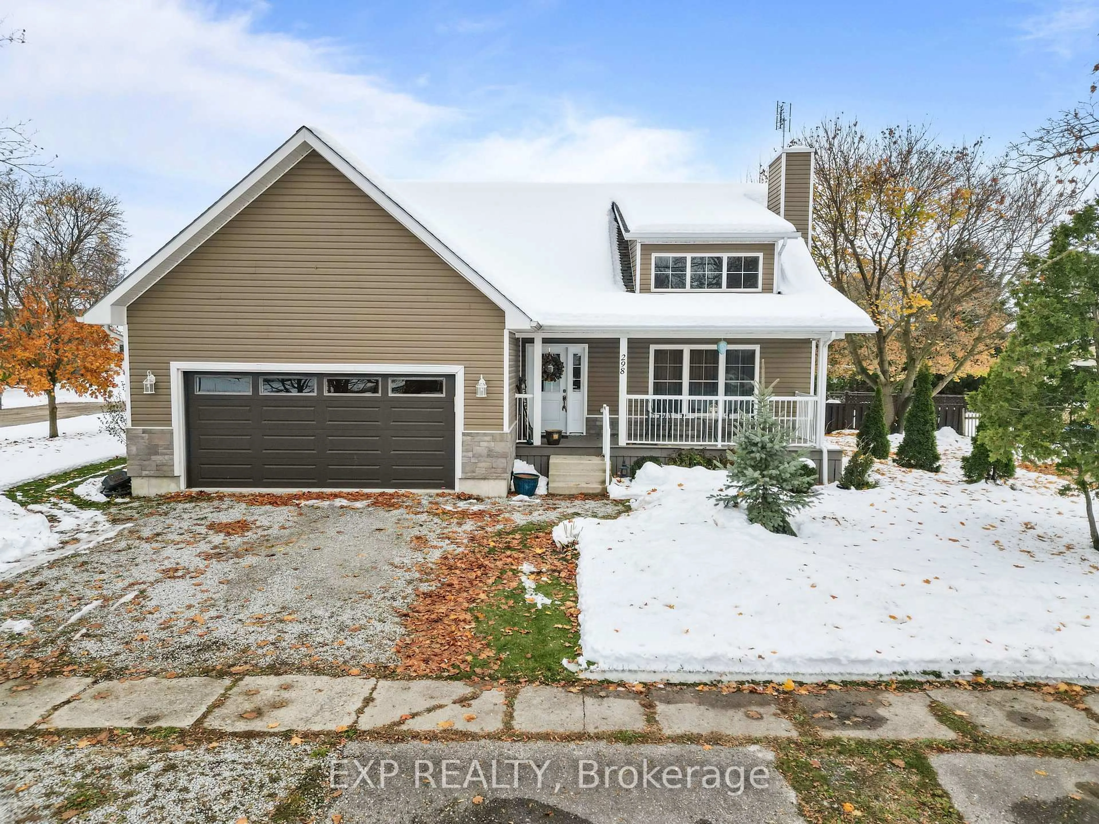 A pic from outside/outdoor area/front of a property/back of a property/a pic from drone, street for 298 John St, Warwick Ontario N0M 2S0