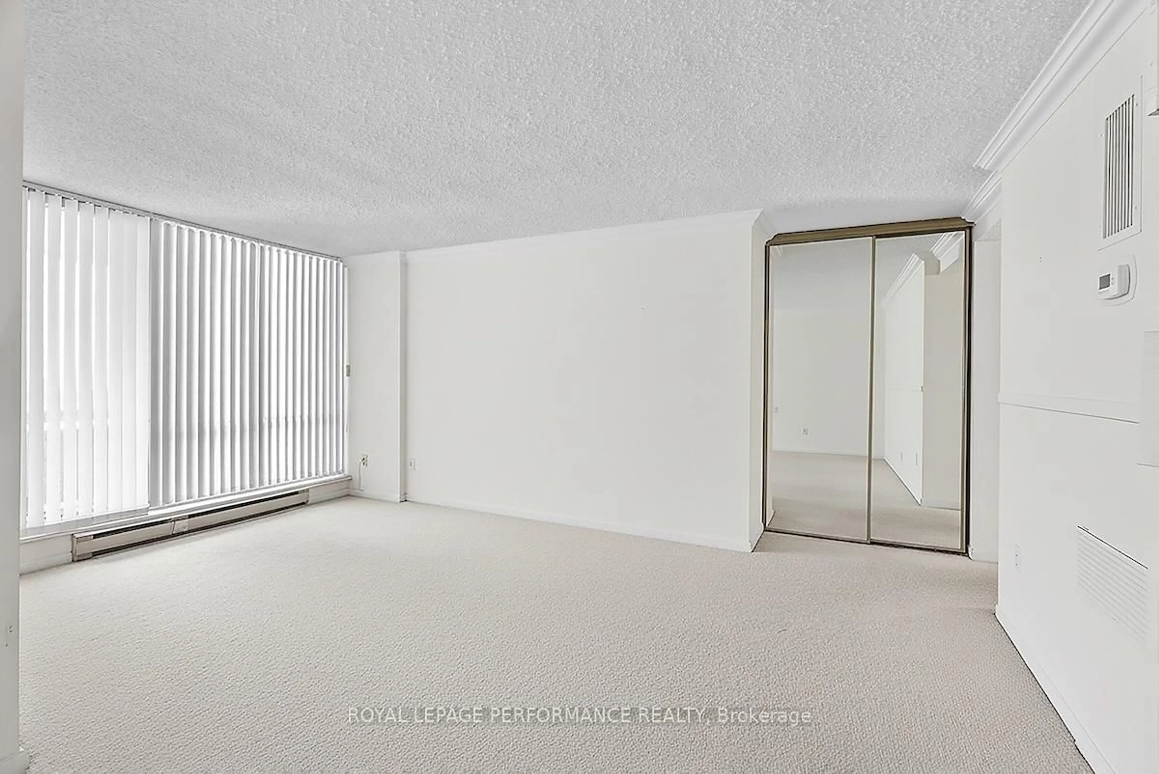 A pic of a room for 530 Laurier Ave #502, Ottawa Ontario K1R 7T1