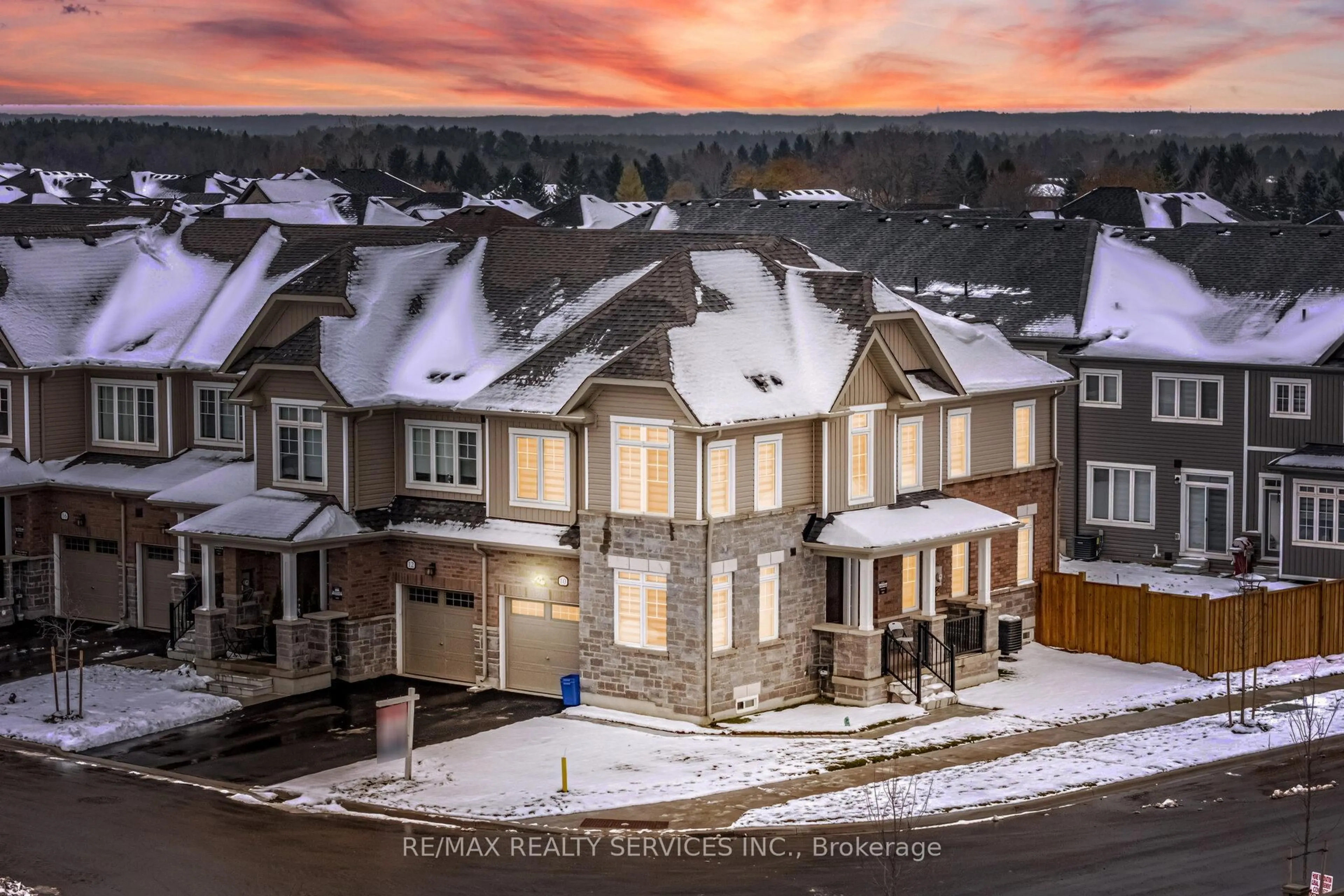 A pic from outside/outdoor area/front of a property/back of a property/a pic from drone, mountain view for 10 Conboy Dr, Erin Ontario N0B 1T0