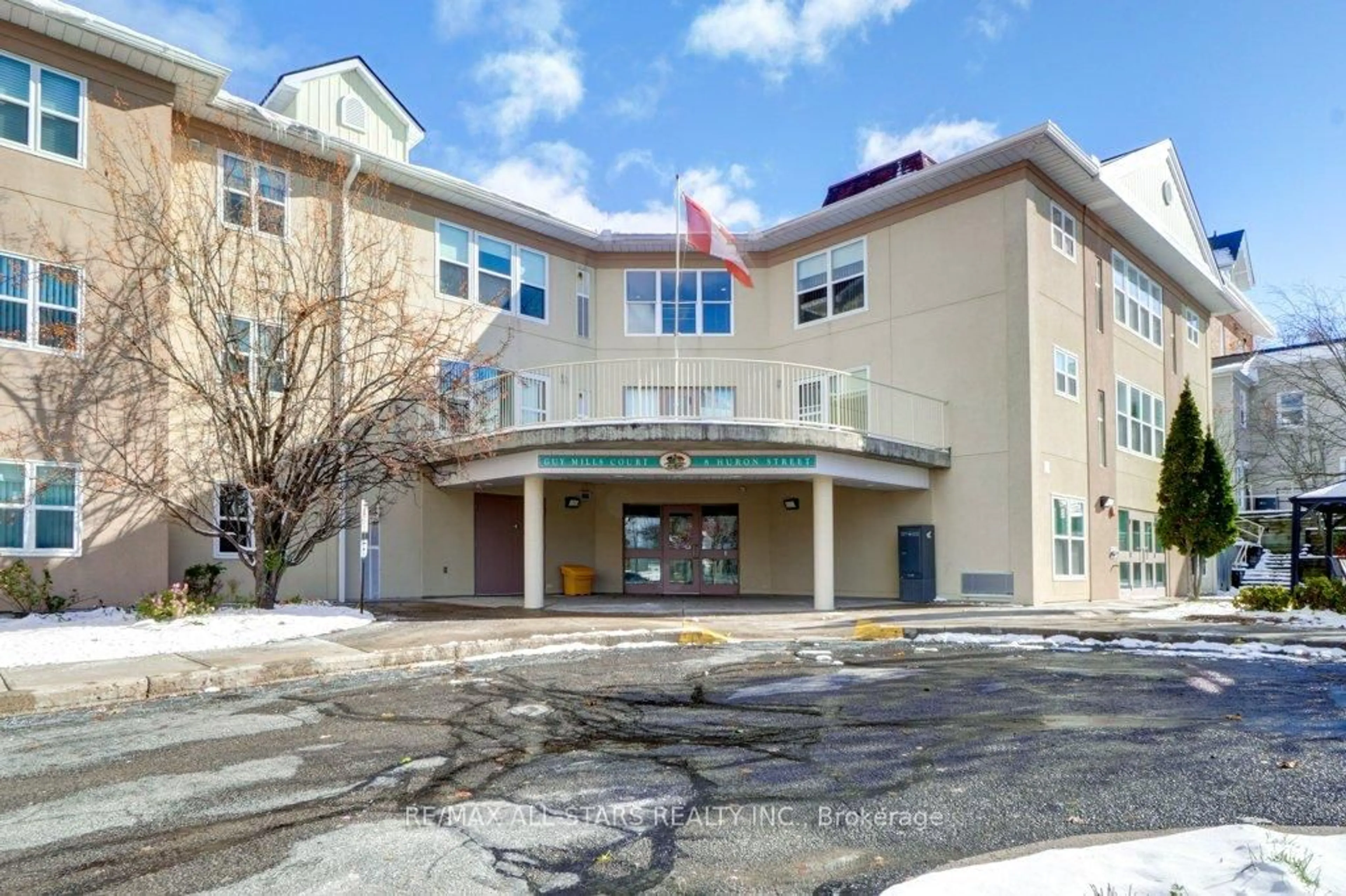 Indoor foyer for 8 Huron St #303, Kawartha Lakes Ontario K9V 6K3