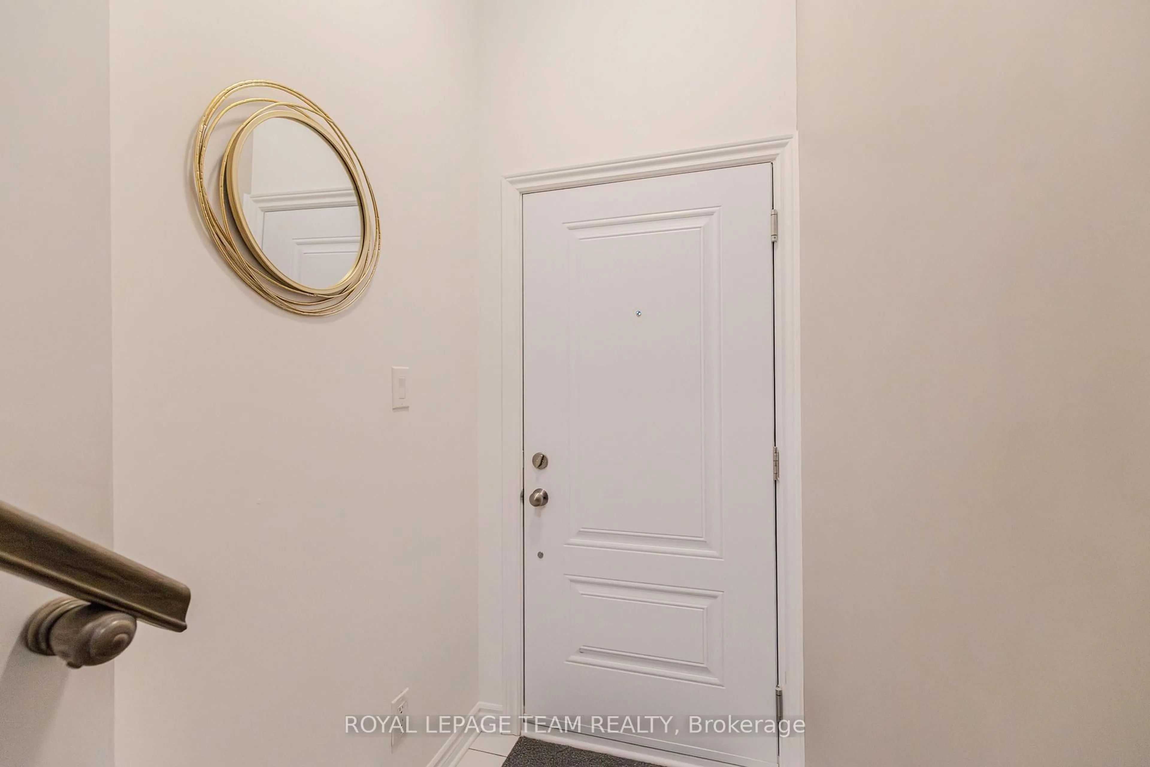 Indoor entryway for 50 Jaguar Private #D, Ottawa Ontario K2V 0J2