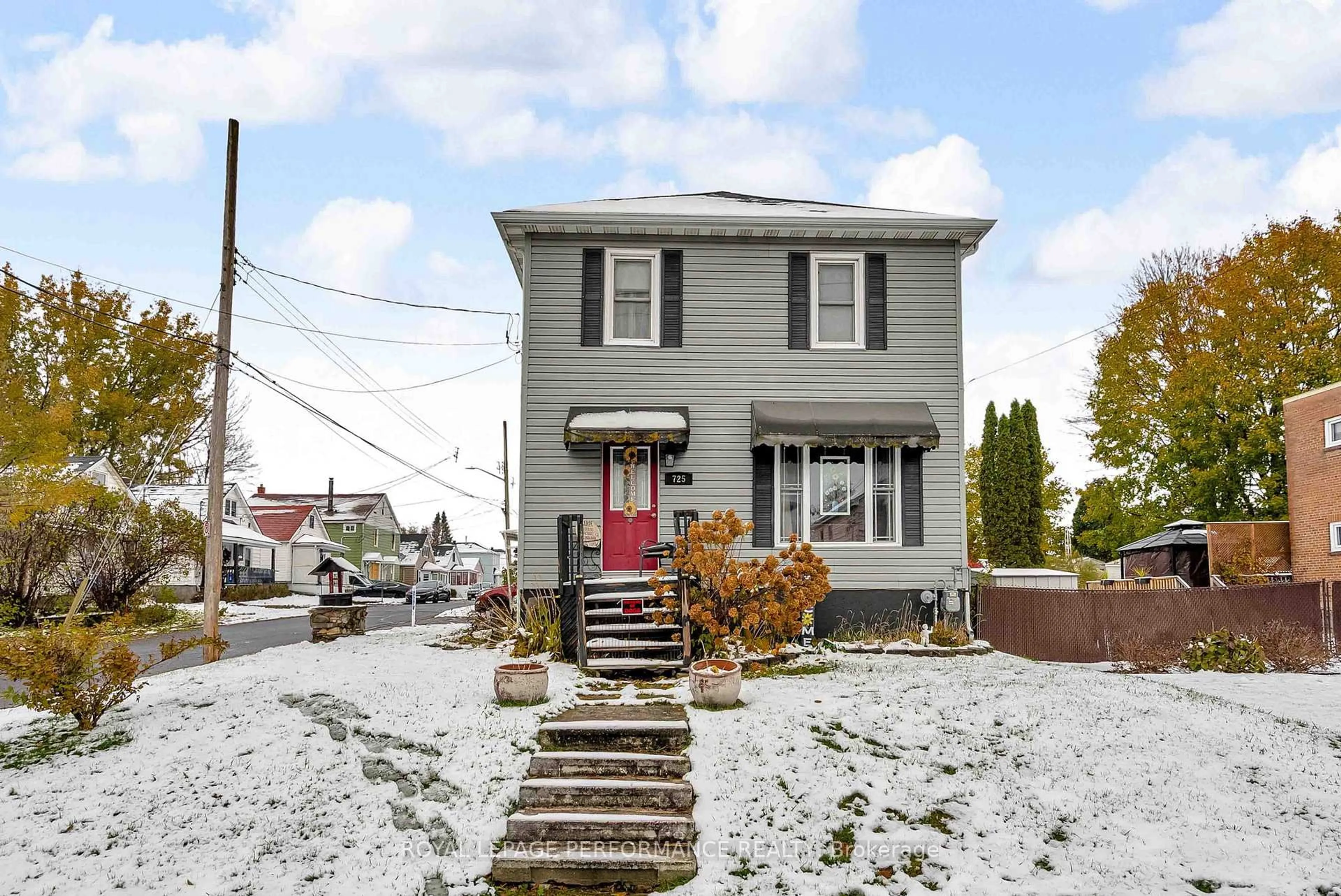 Unknown for 725 Gloucester St, Cornwall Ontario K6H 3X9