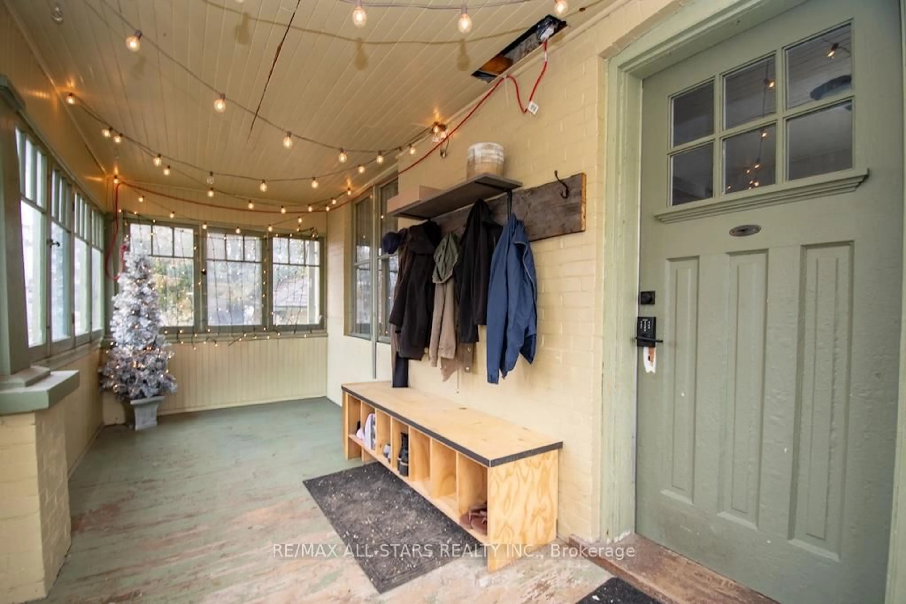 Indoor entryway for 2 St. Patrick St, Kawartha Lakes Ontario K9V 1R1