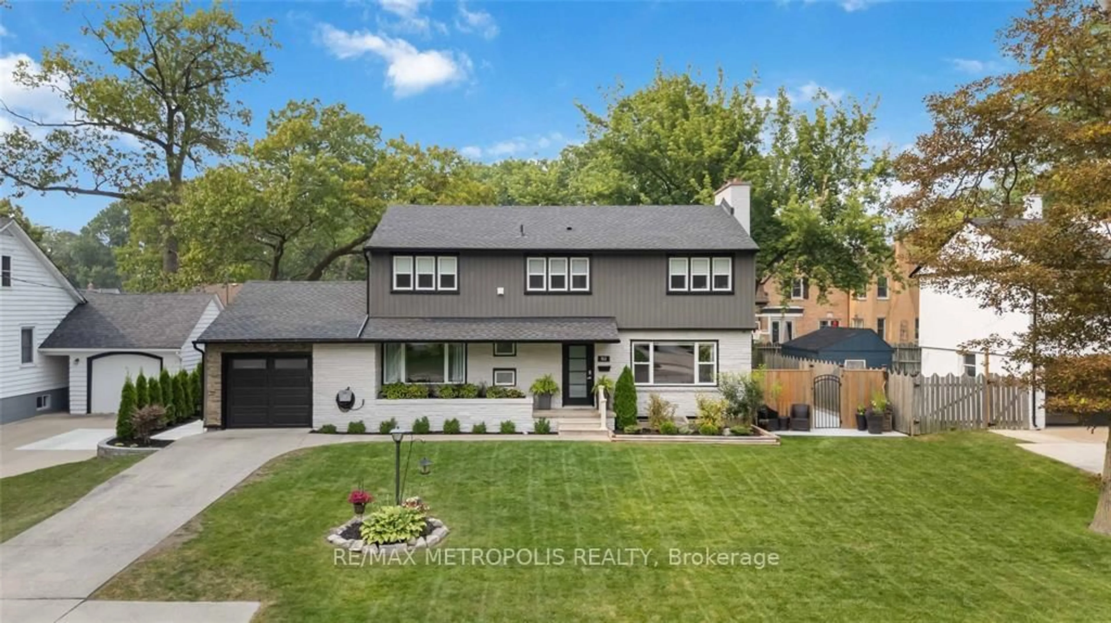 Home with brick exterior material, street for 552 Cathcart Blvd, Sarnia Ontario N7V 2N2