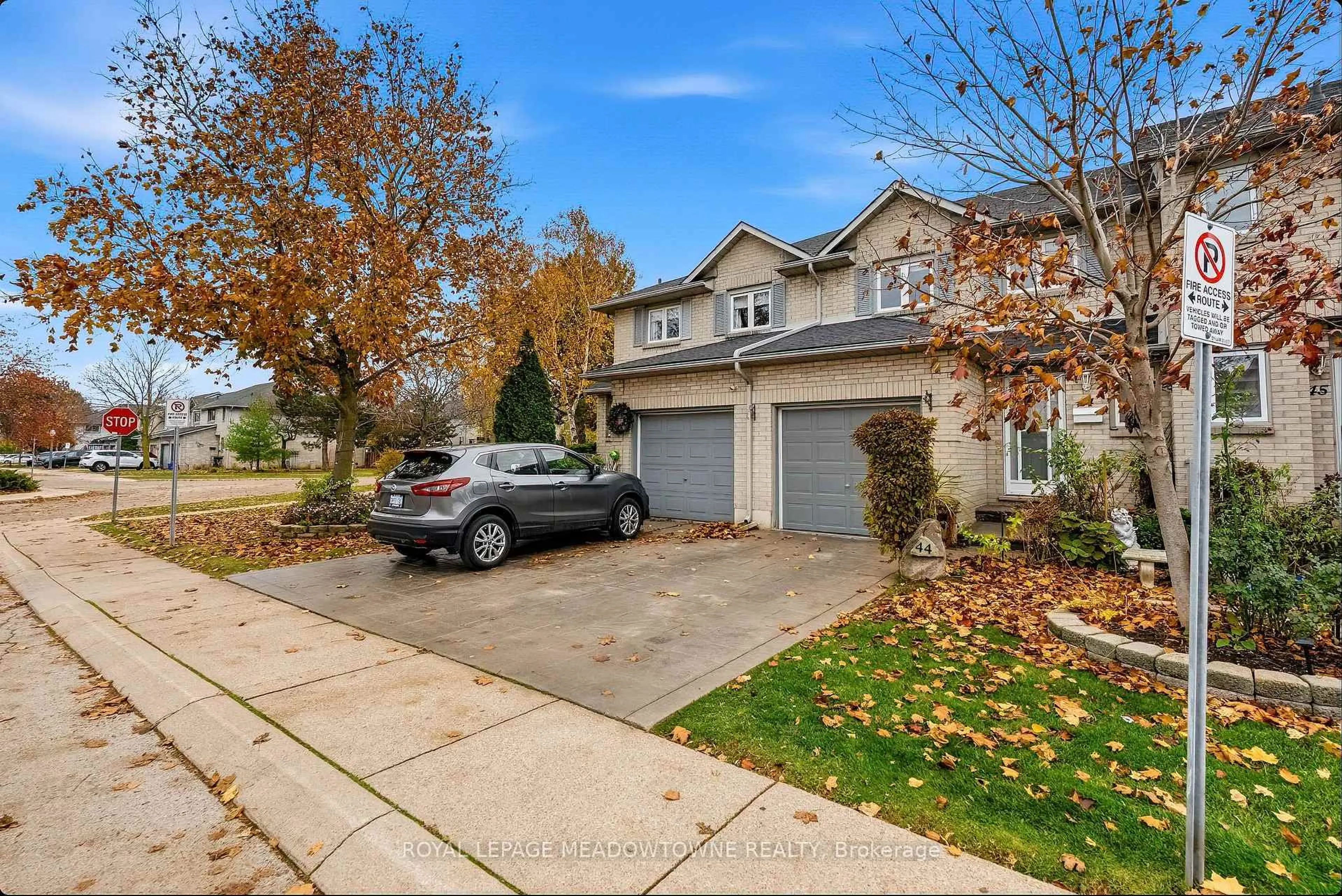 A pic from outside/outdoor area/front of a property/back of a property/a pic from drone, street for 1 Royalwood Crt #44, Hamilton Ontario L8E 4Y3