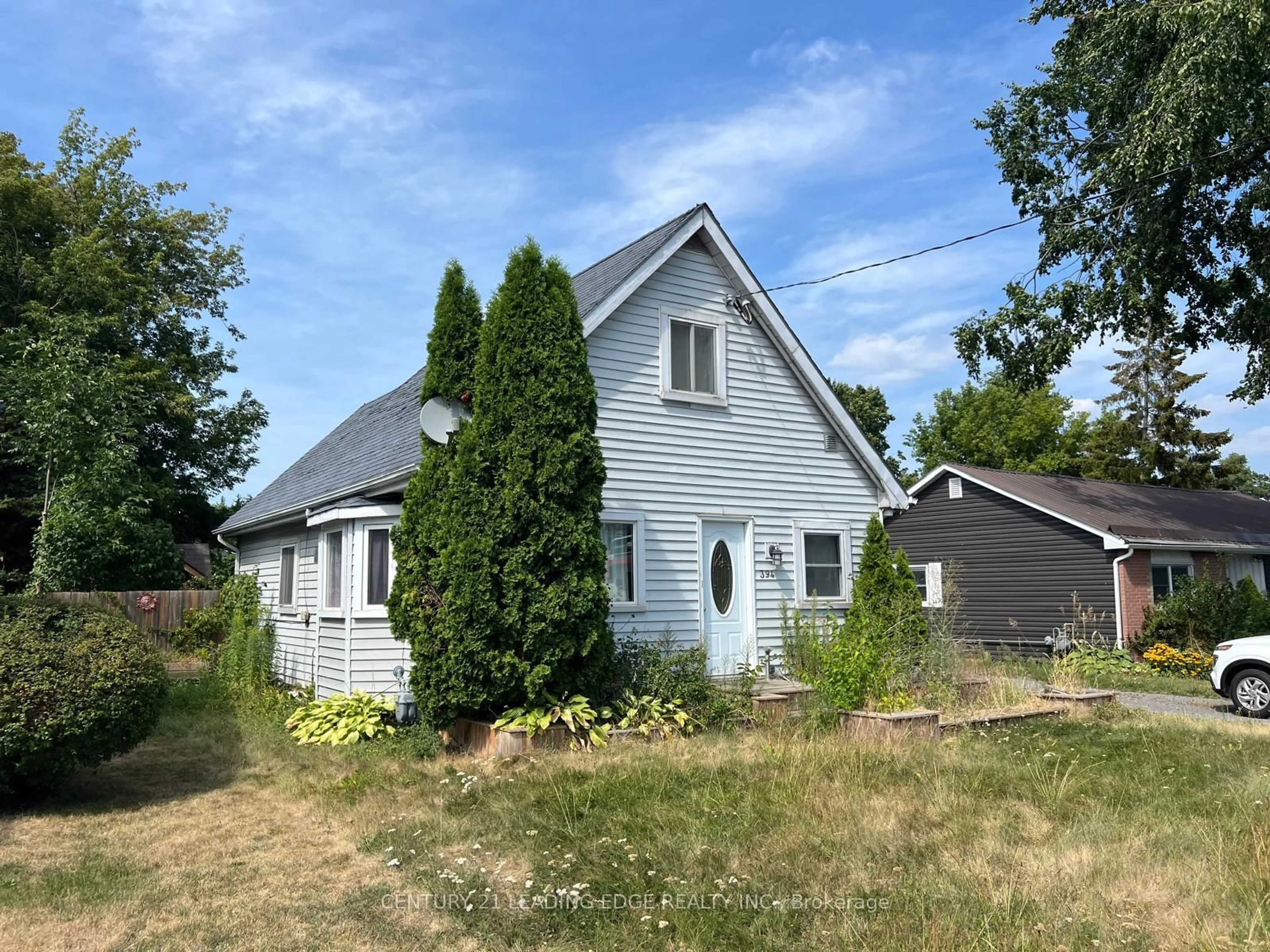 A pic from outside/outdoor area/front of a property/back of a property/a pic from drone, building for 394 Bridge St, Belleville Ontario K8N 1P8